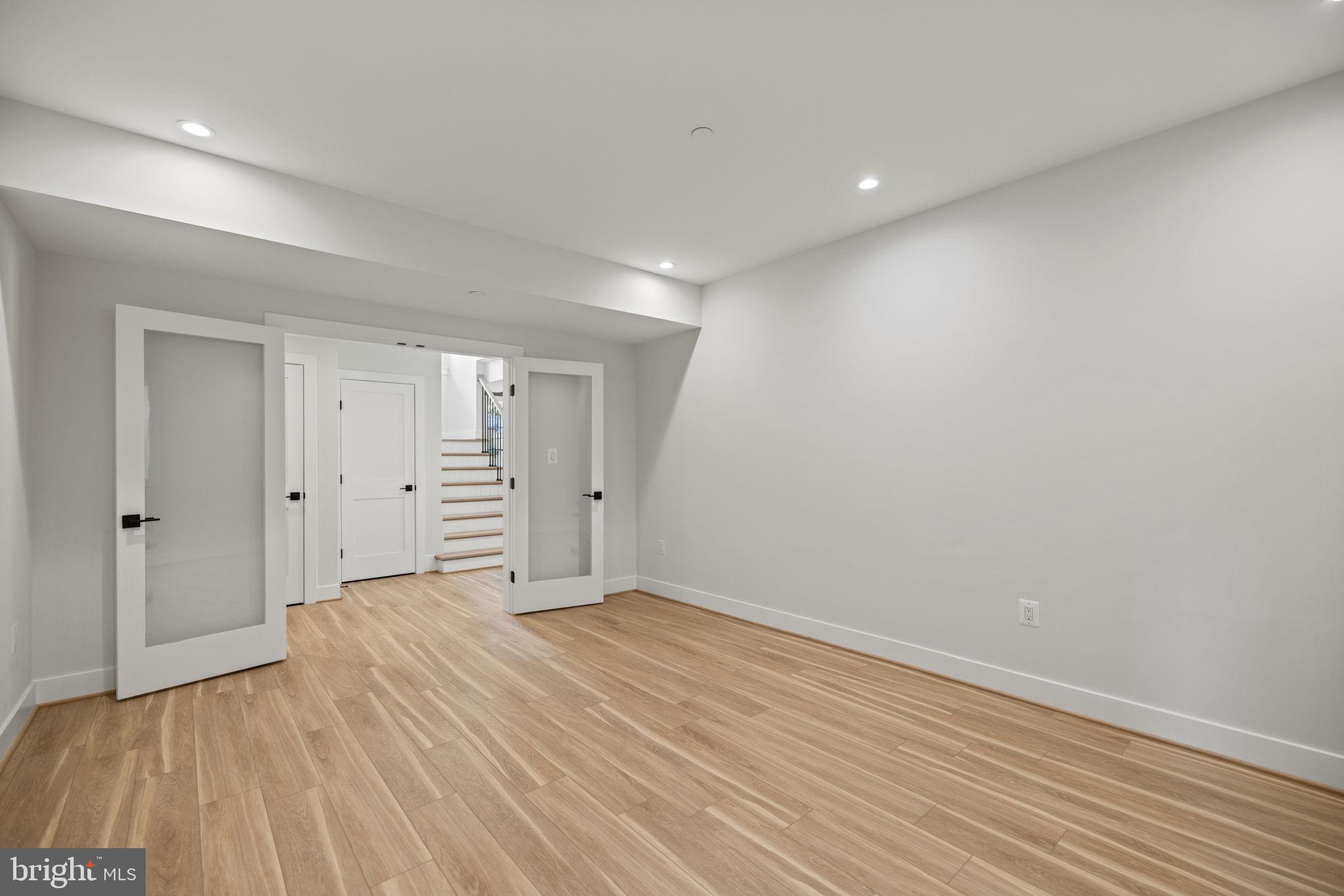 GLEN COVE - Residential