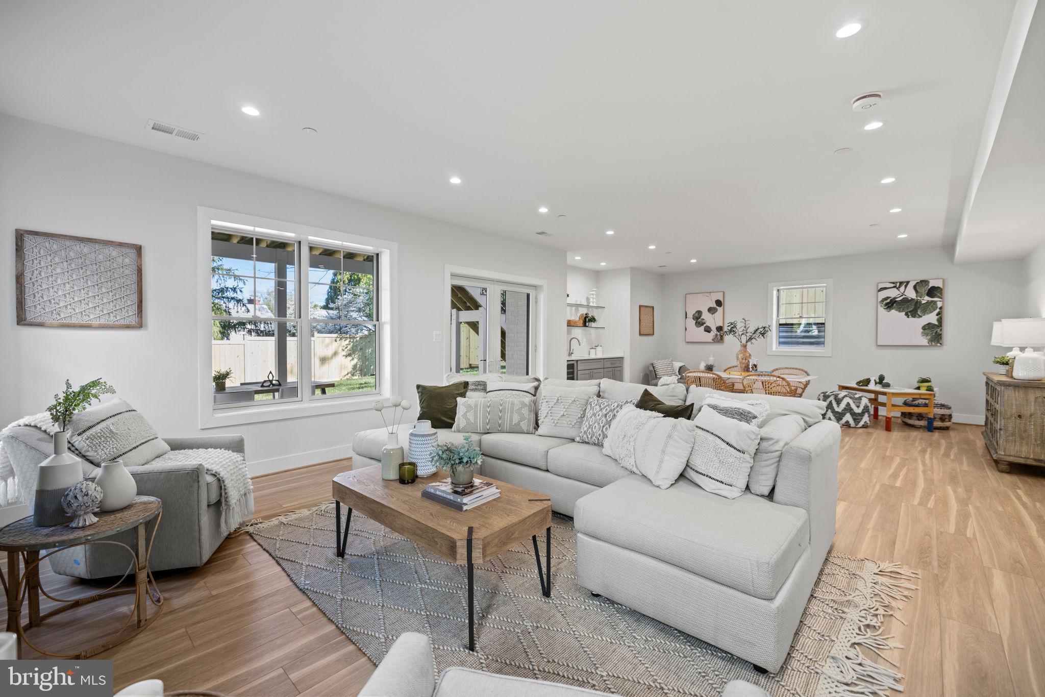 GLEN COVE - Residential