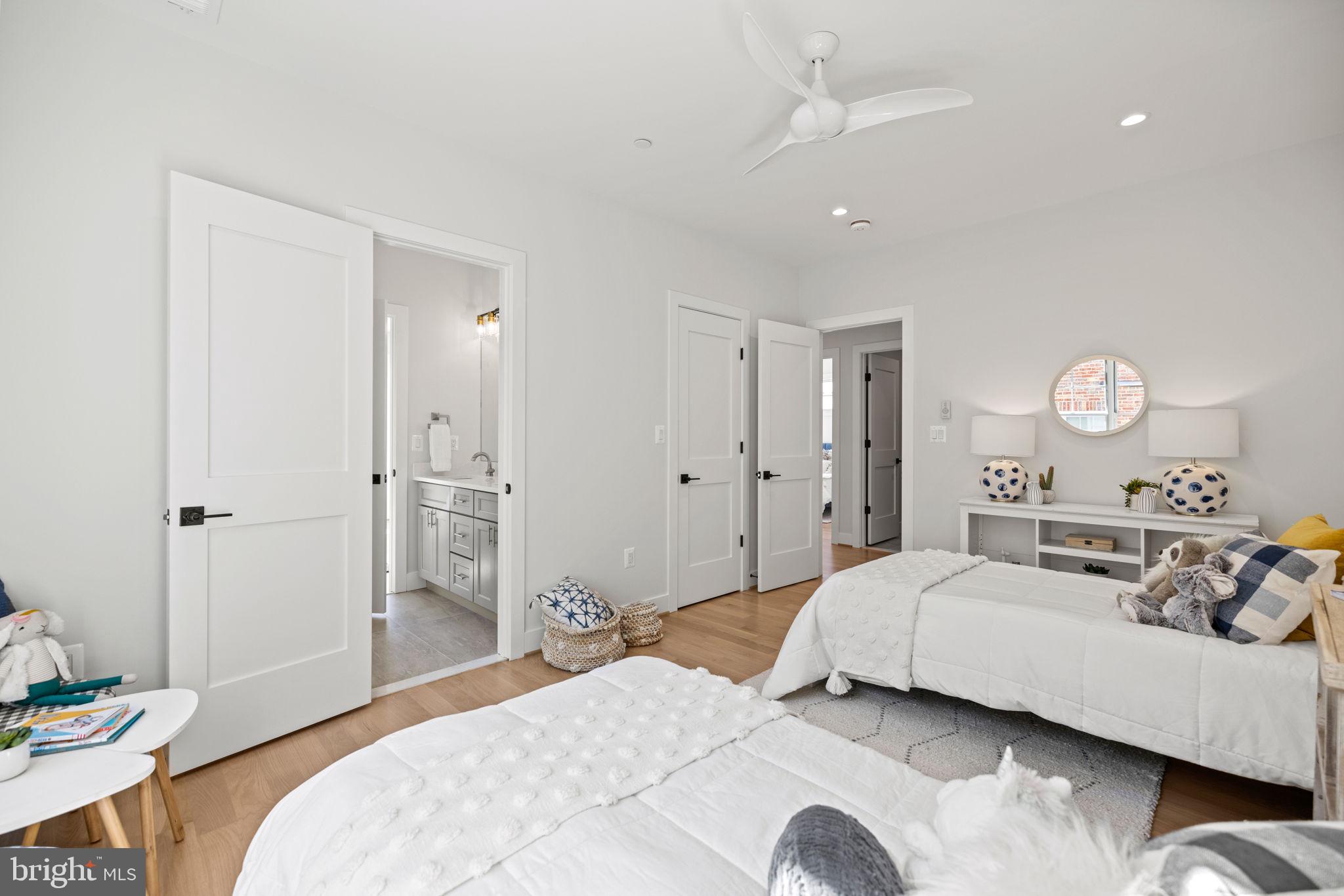 GLEN COVE - Residential