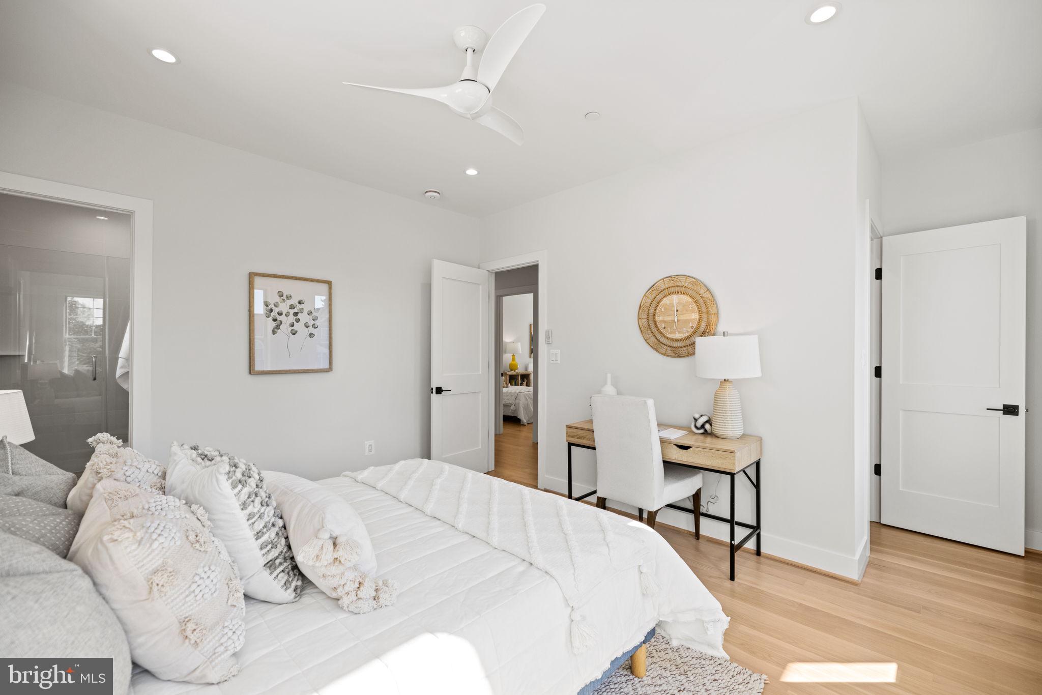 GLEN COVE - Residential