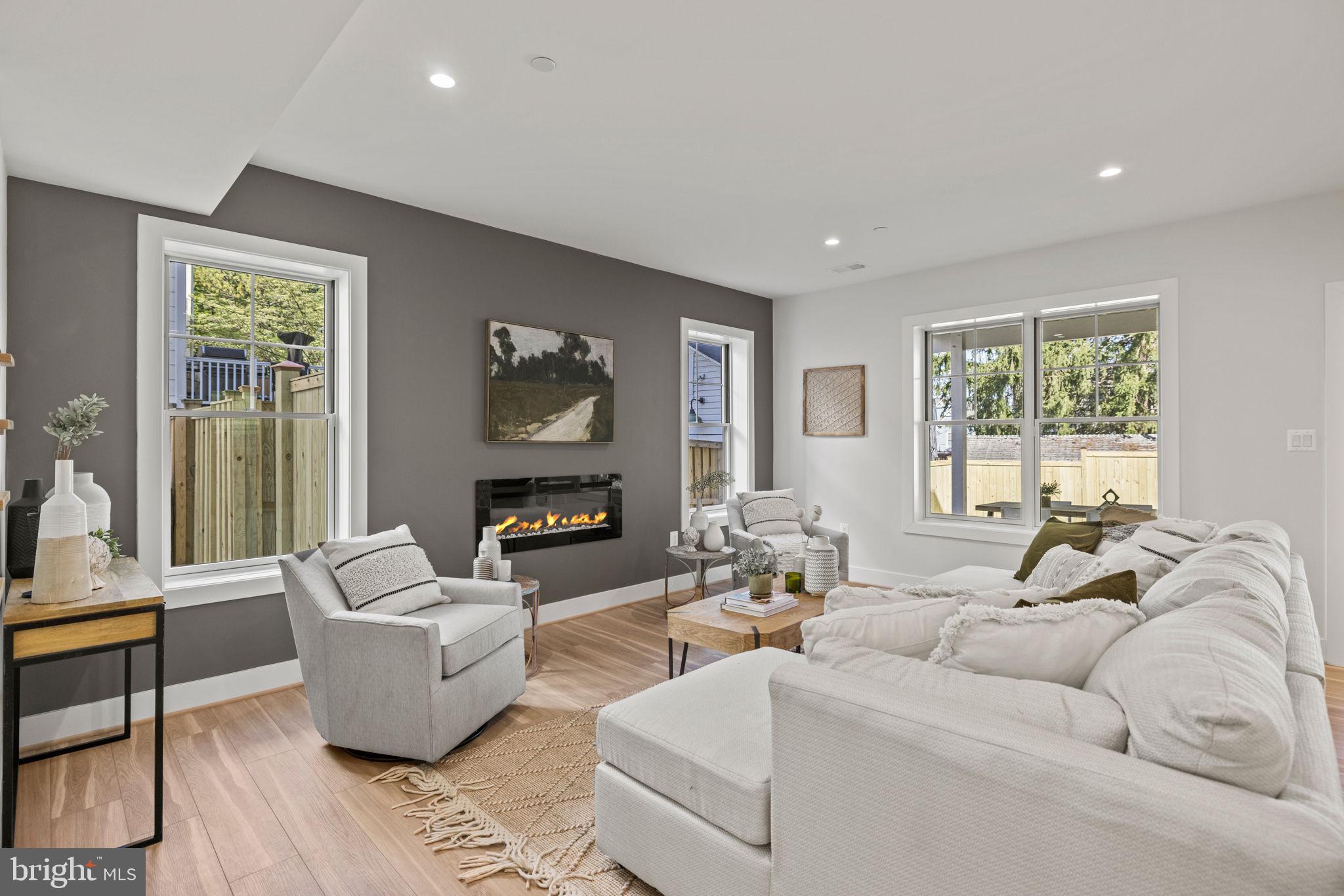 GLEN COVE - Residential