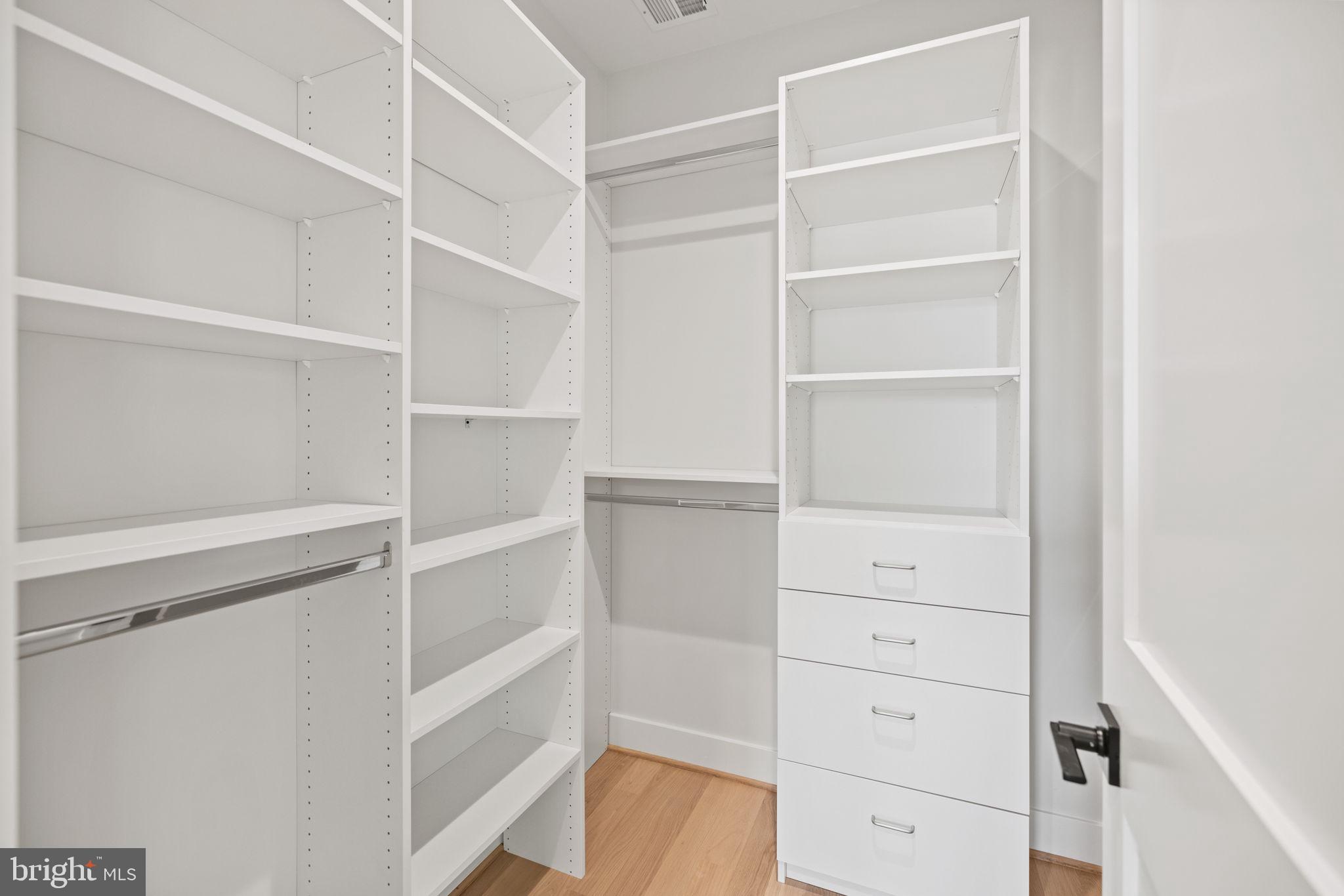 GLEN COVE - Residential