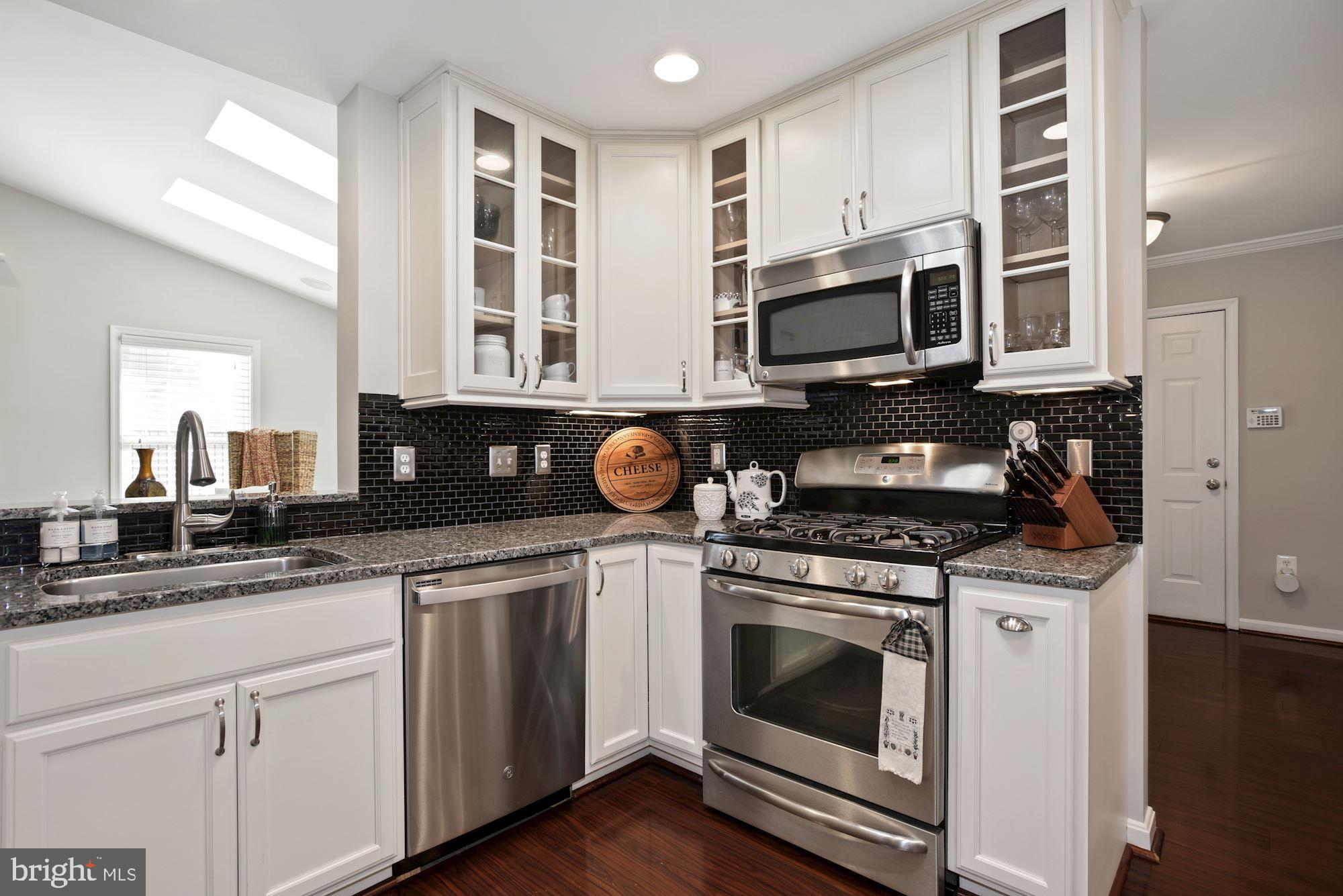 STONEYBROOKE - Residential