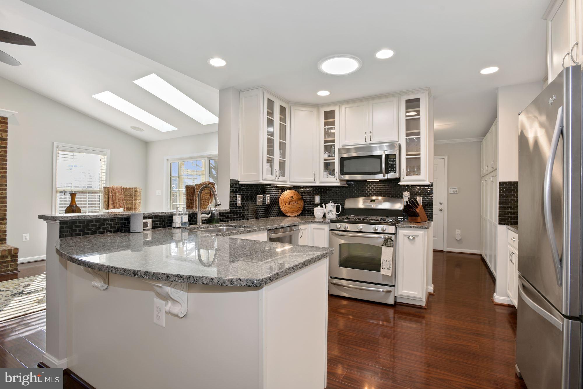 STONEYBROOKE - Residential