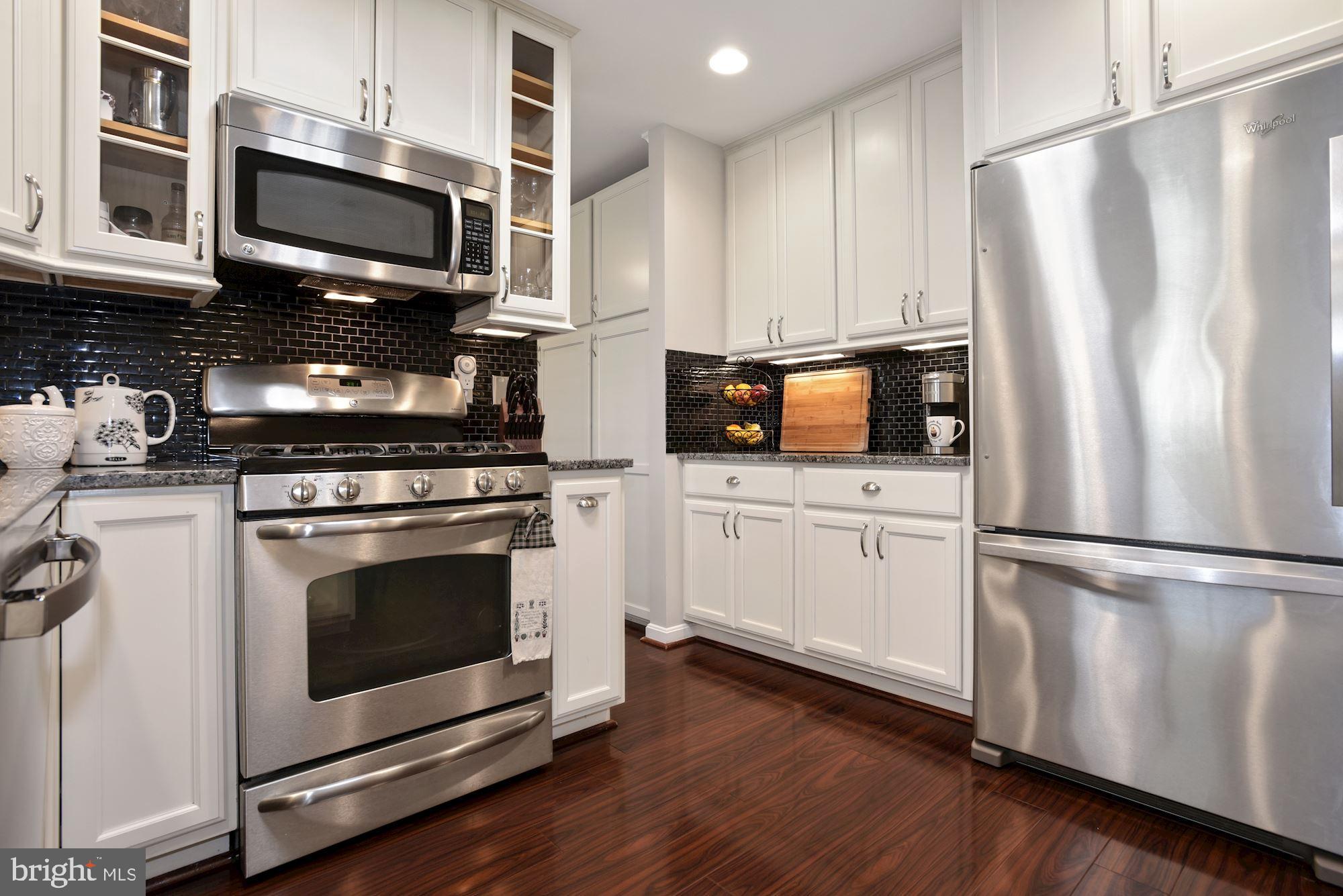 STONEYBROOKE - Residential