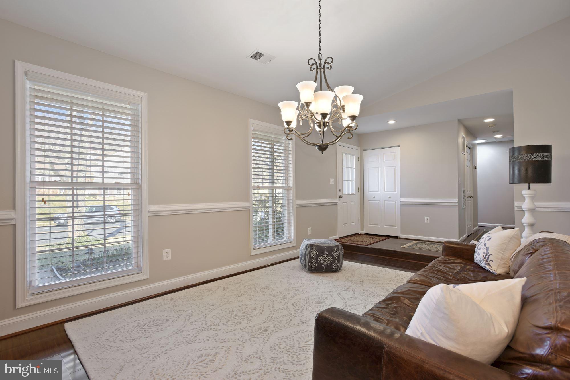 STONEYBROOKE - Residential