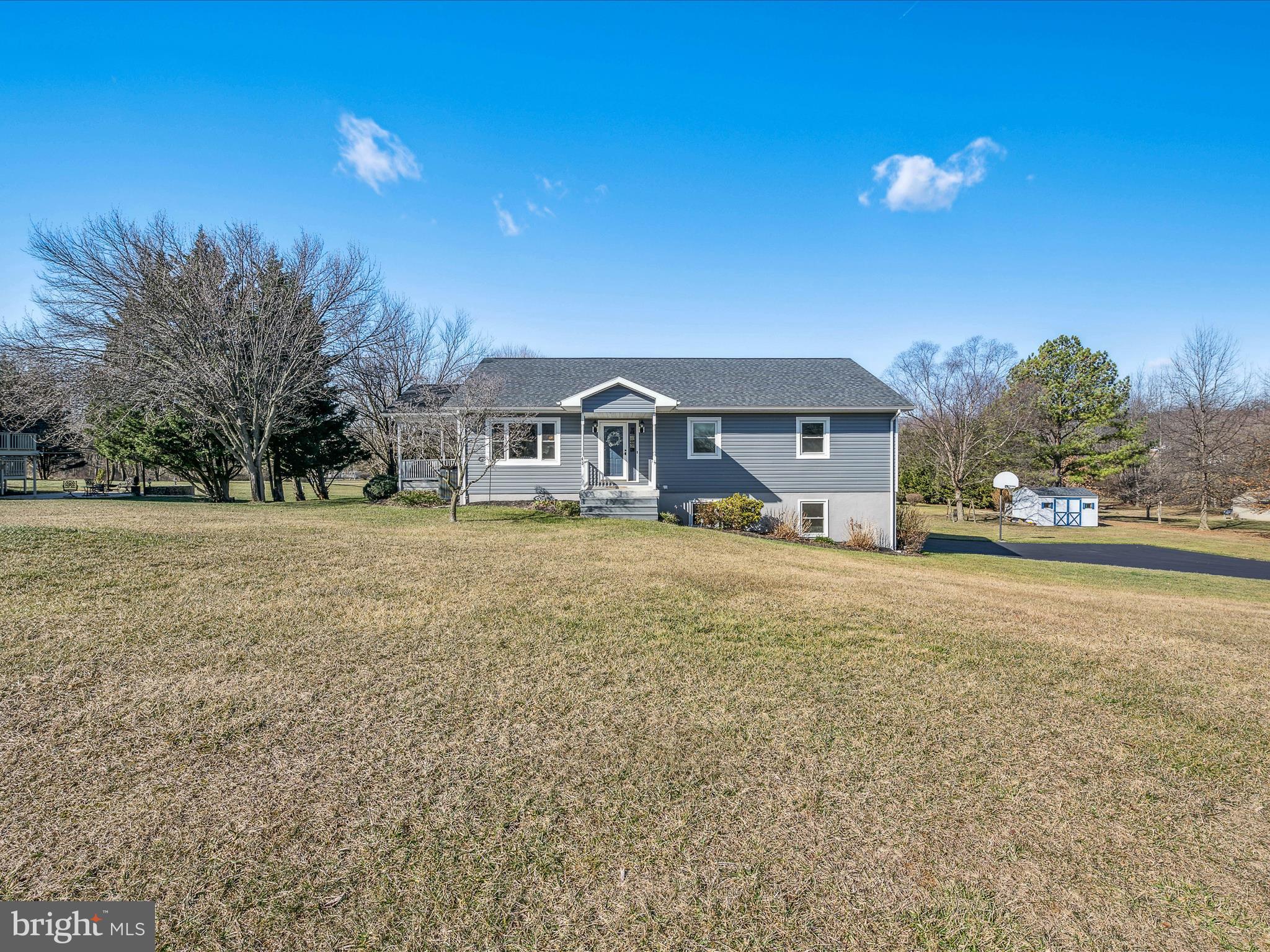 HOLLIS MANOR - Residential