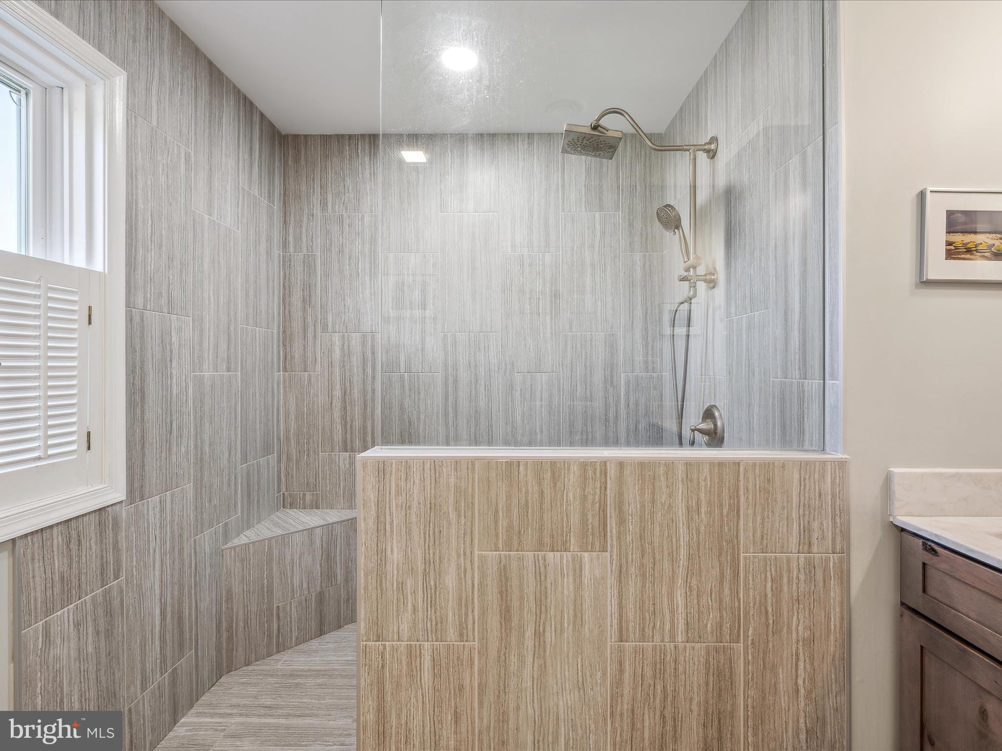 HOLLIS MANOR - Residential