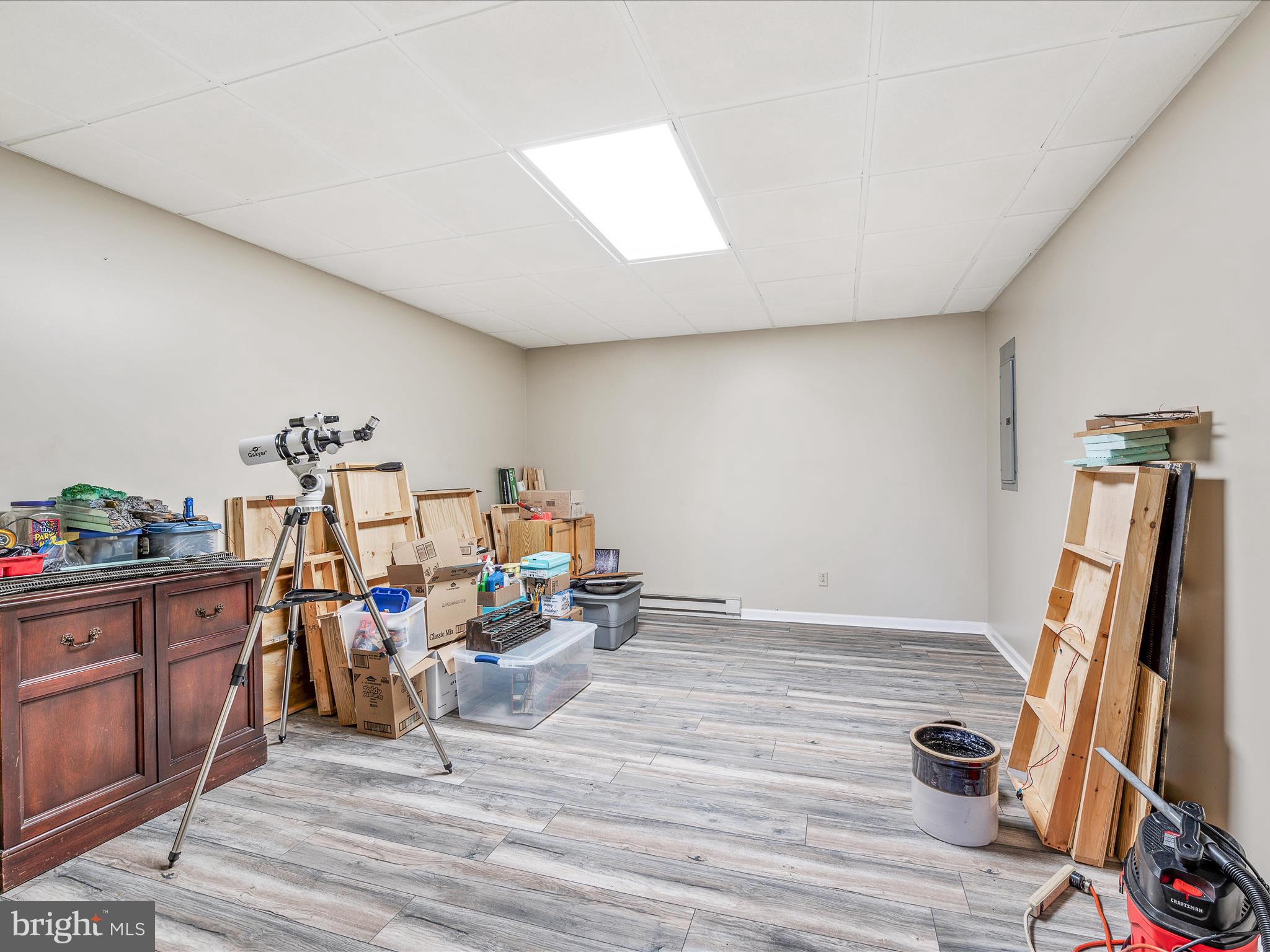 HOLLIS MANOR - Residential