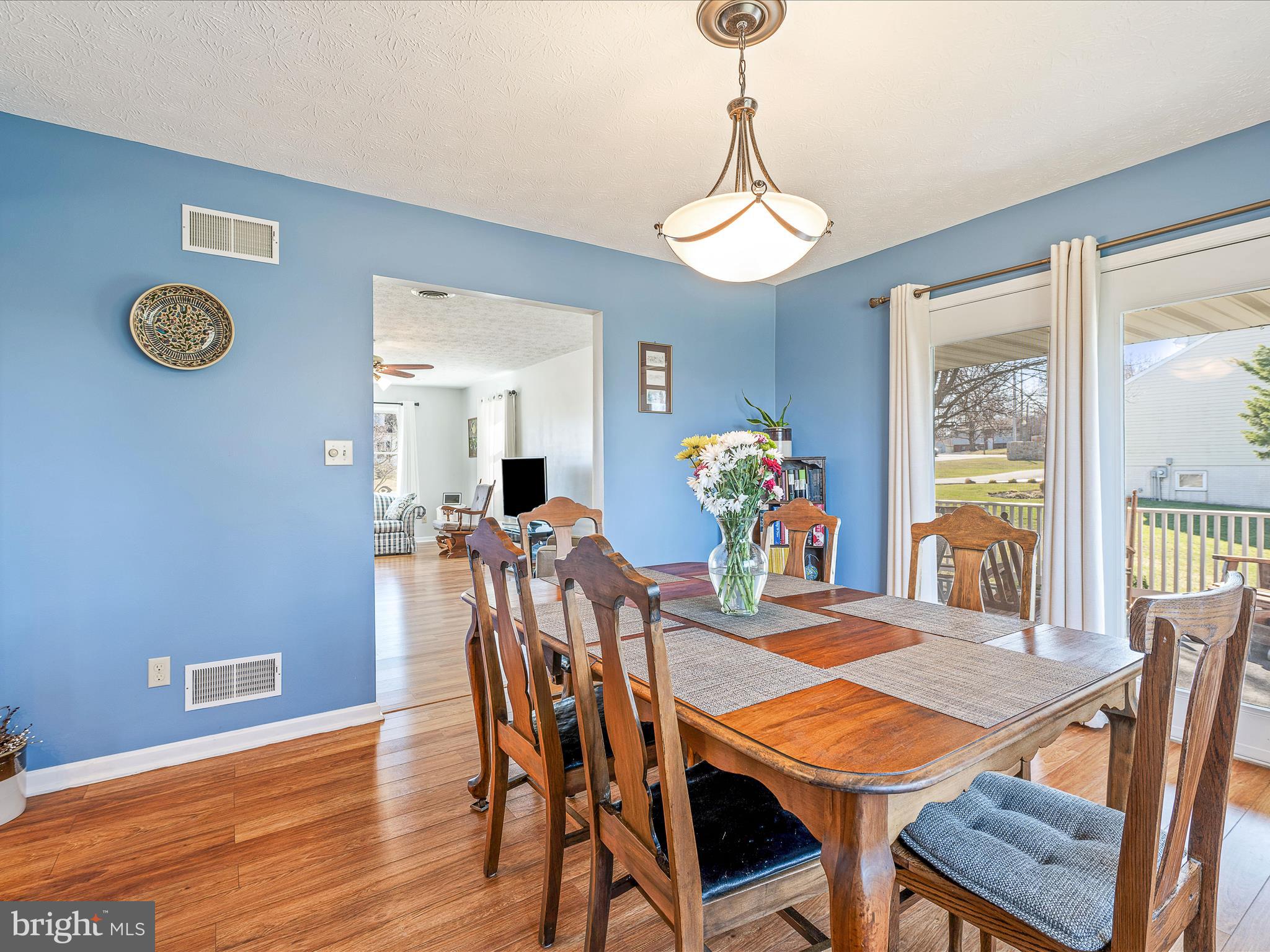 HOLLIS MANOR - Residential