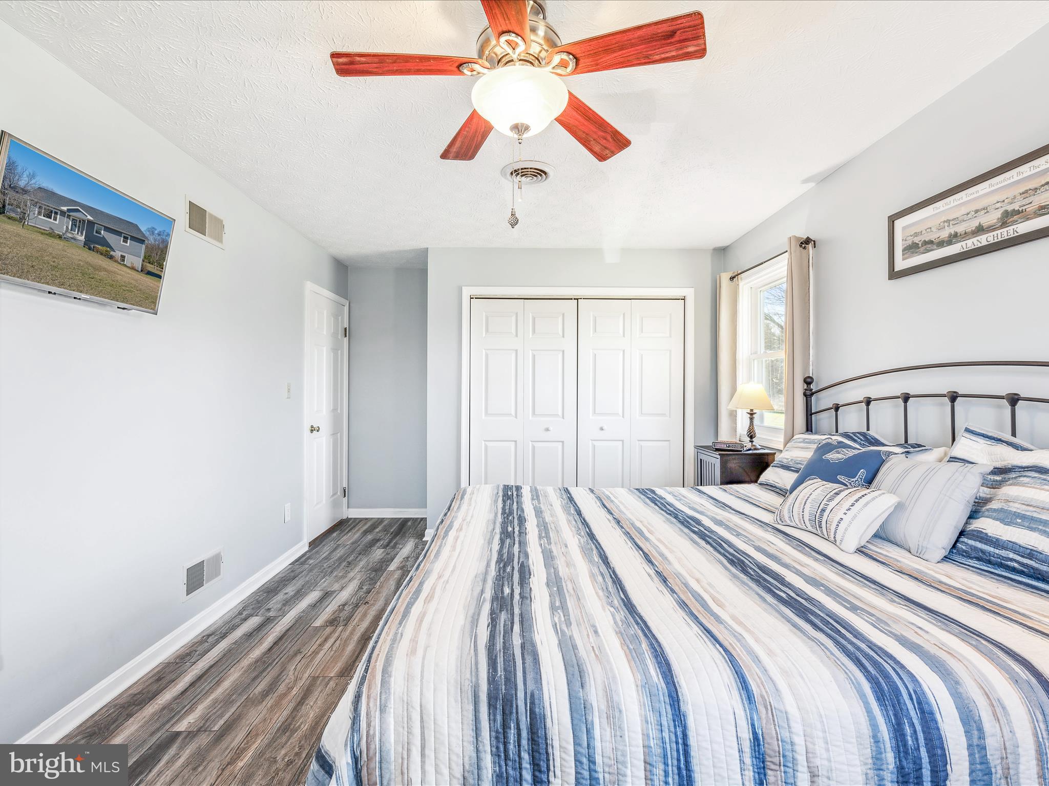 HOLLIS MANOR - Residential