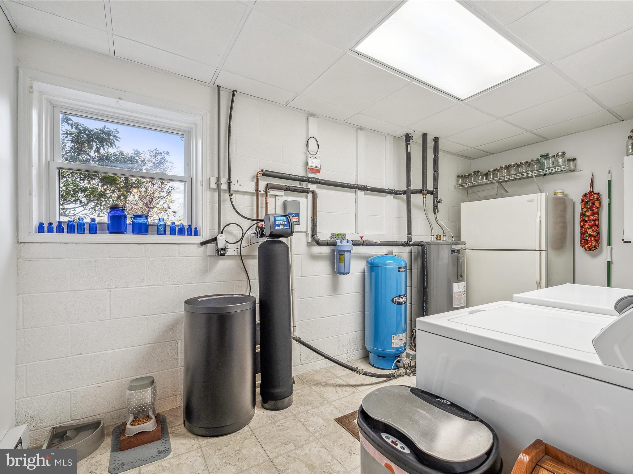 HOLLIS MANOR - Residential