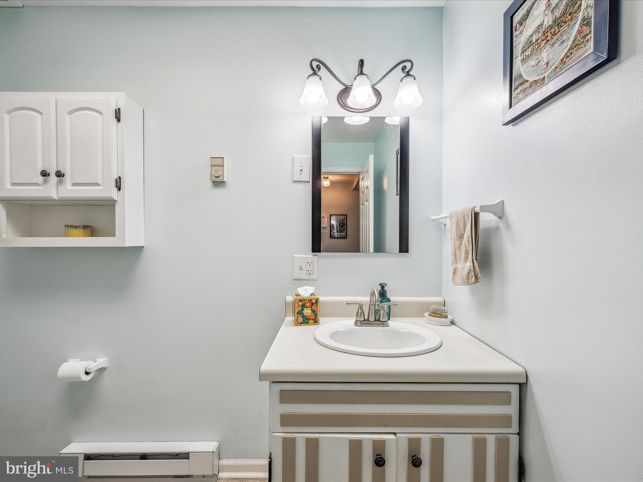 HOLLIS MANOR - Residential