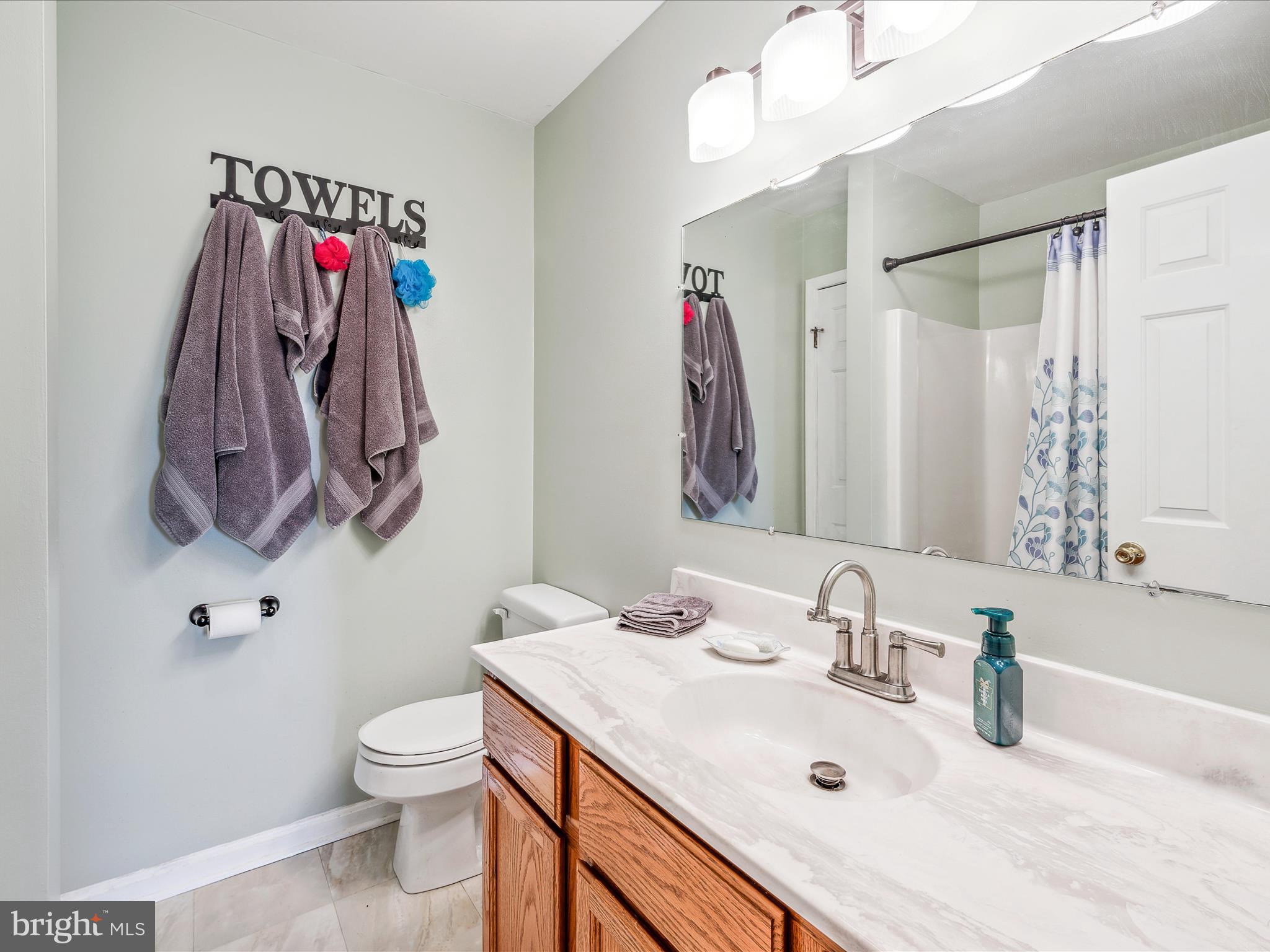 HOLLIS MANOR - Residential