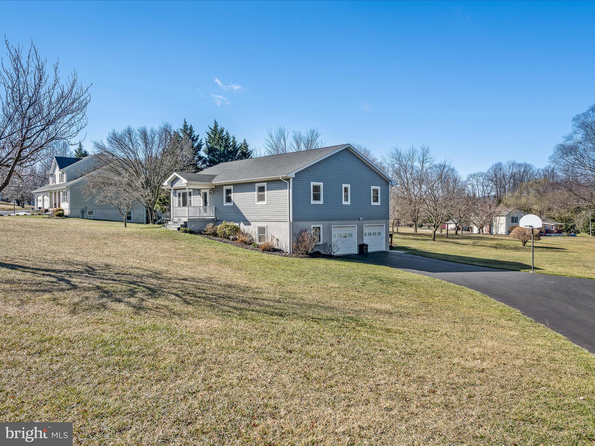 HOLLIS MANOR - Residential