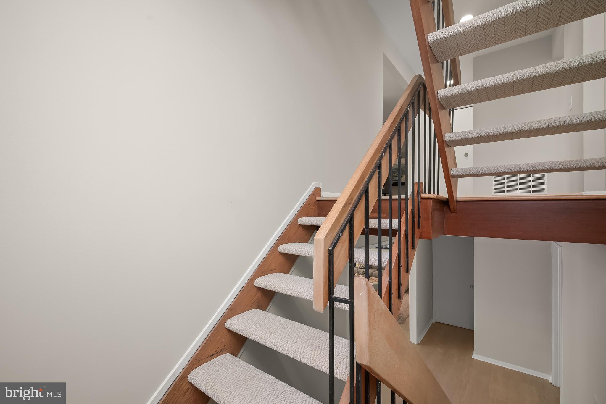 RED COAT WOODS - Residential