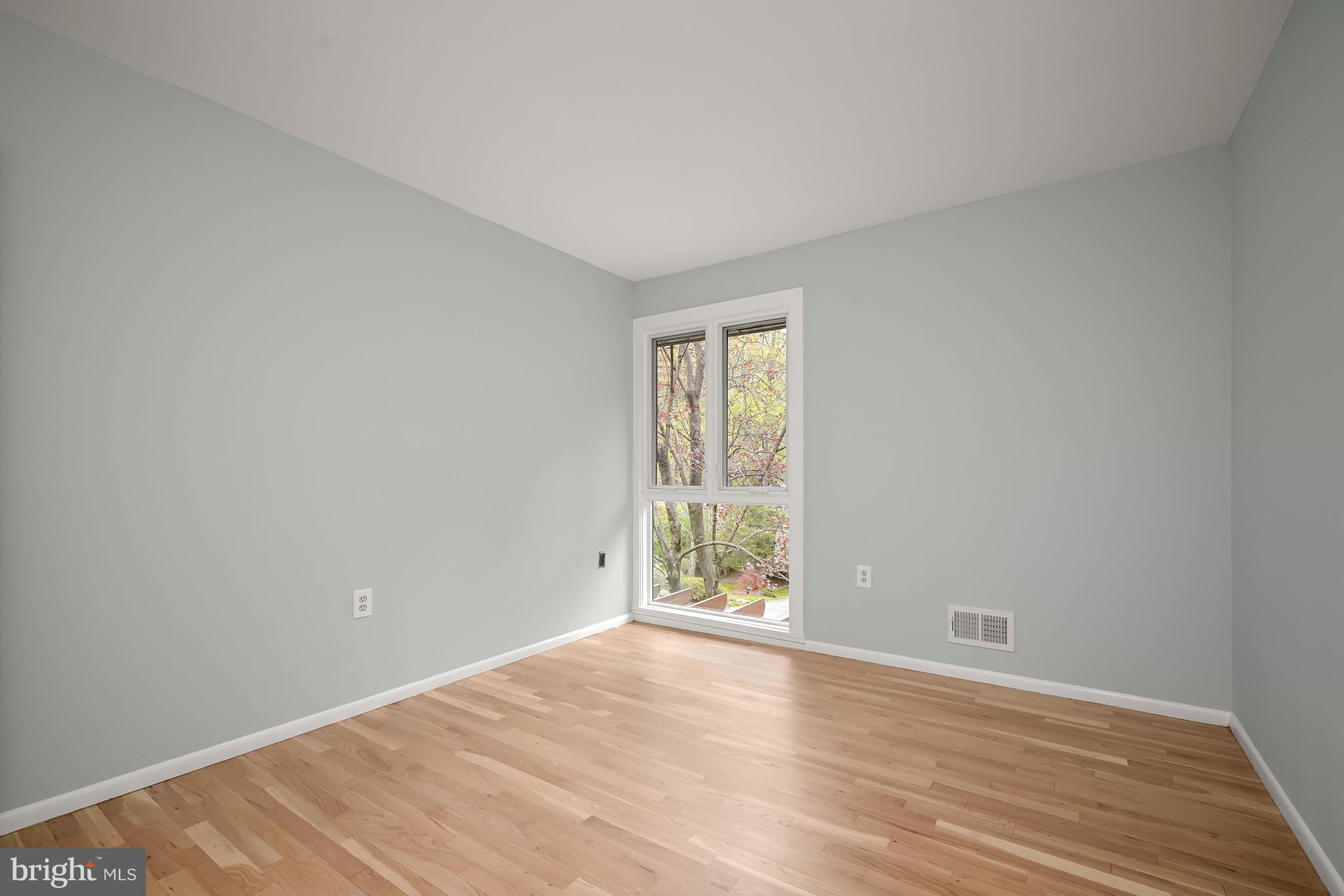 RED COAT WOODS - Residential