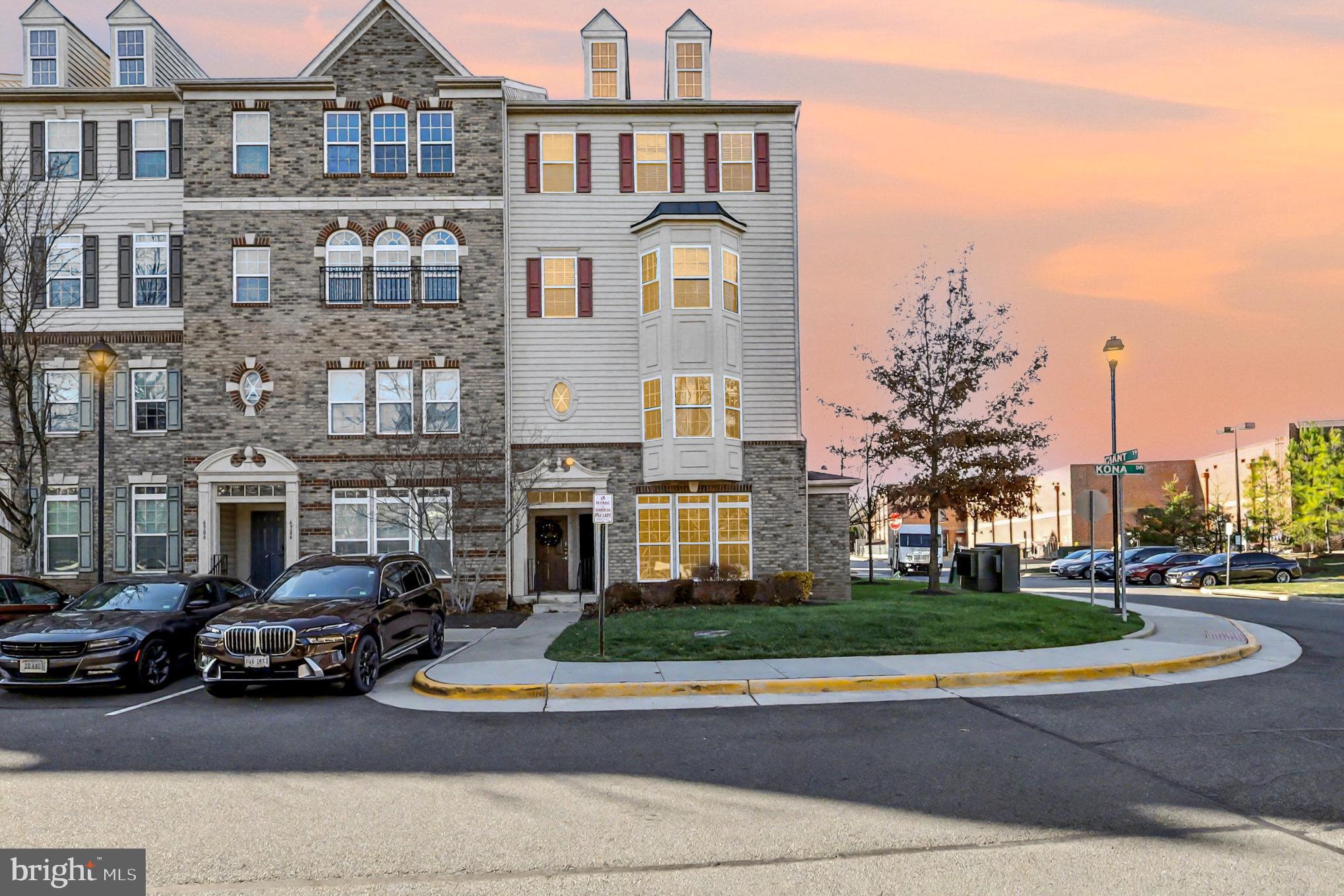 HEATHCOTE COMMONS CONDOMINIUMS - Residential