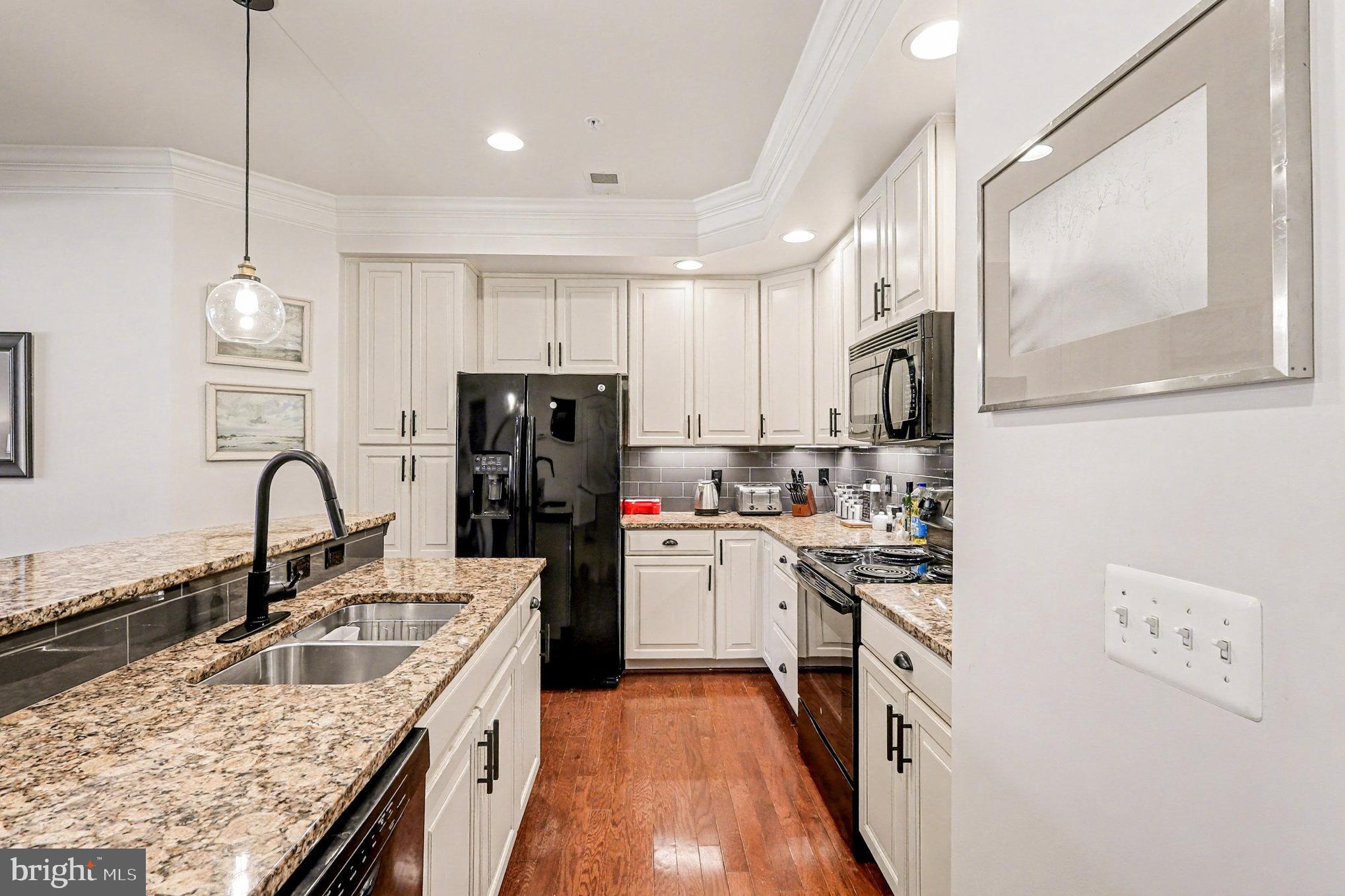 HEATHCOTE COMMONS CONDOMINIUMS - Residential