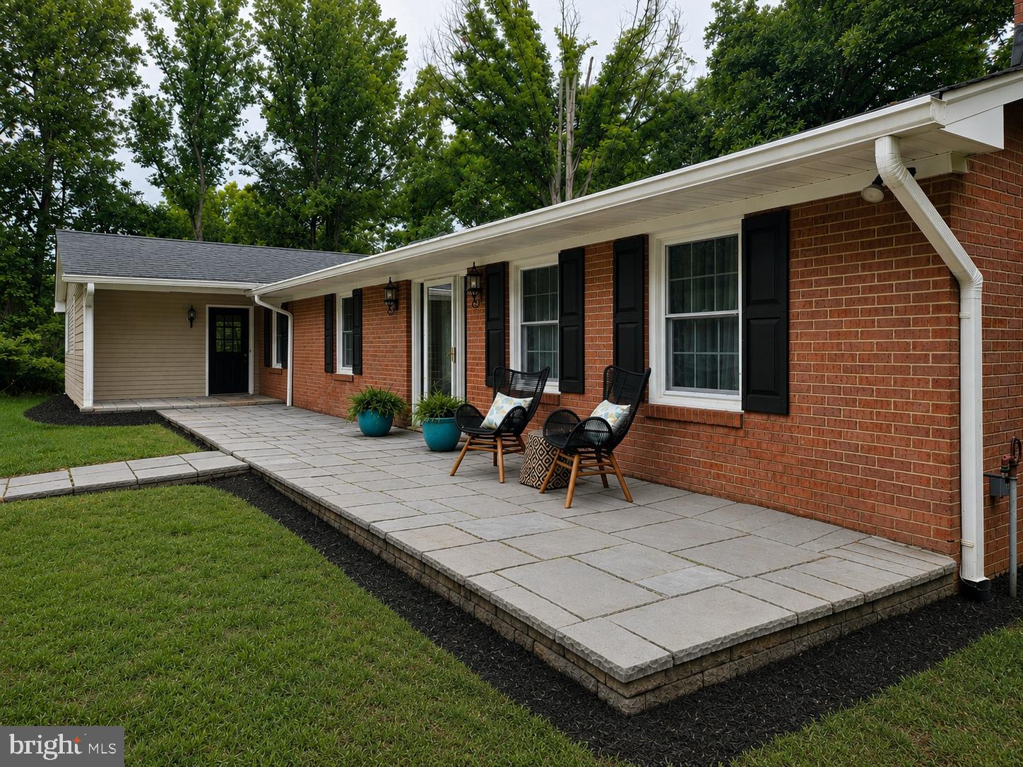5290 HILLSIDE DRIVE