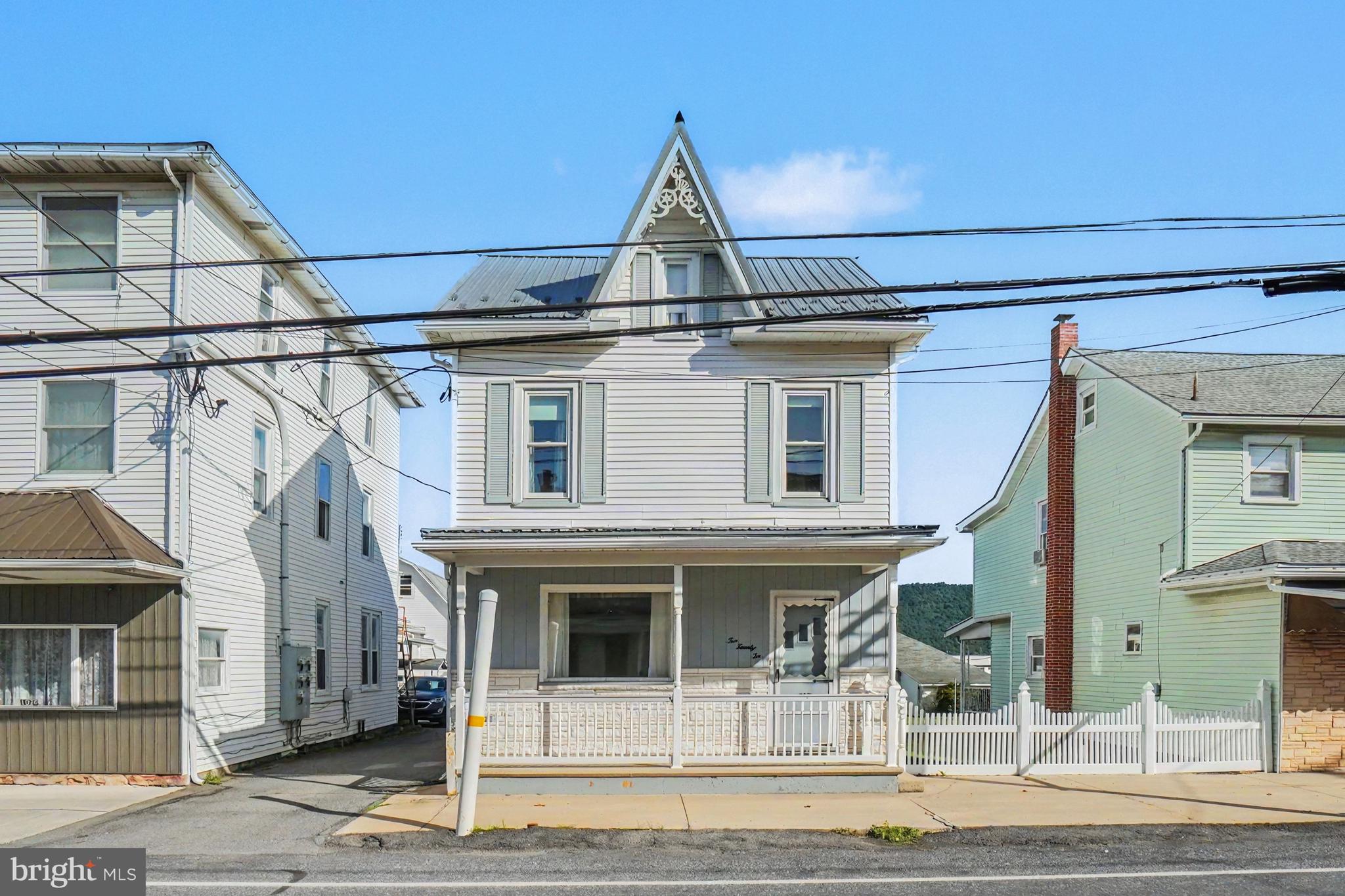 1022 W MAIN STREET