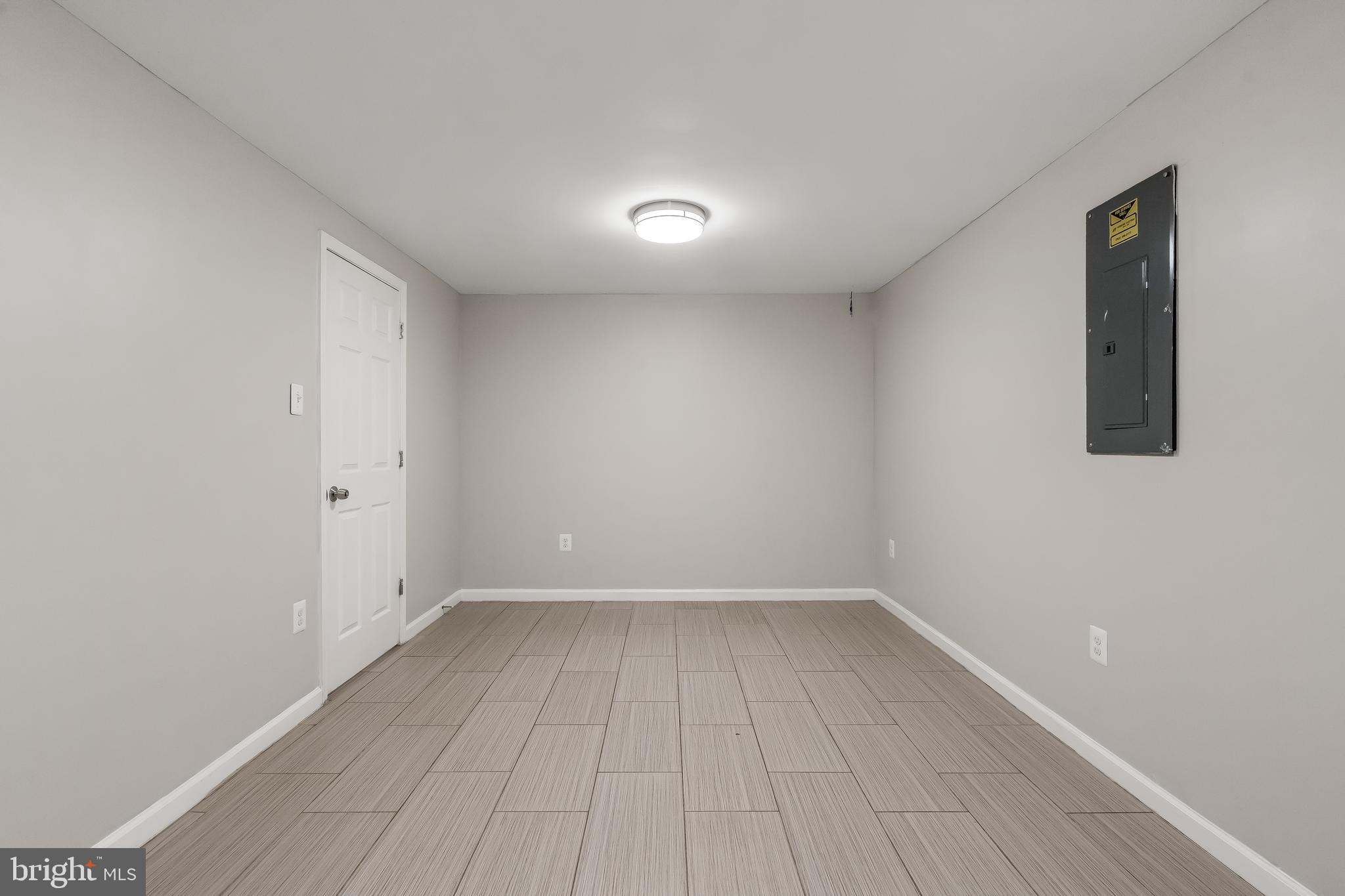 VILLAGE GATE - Residential