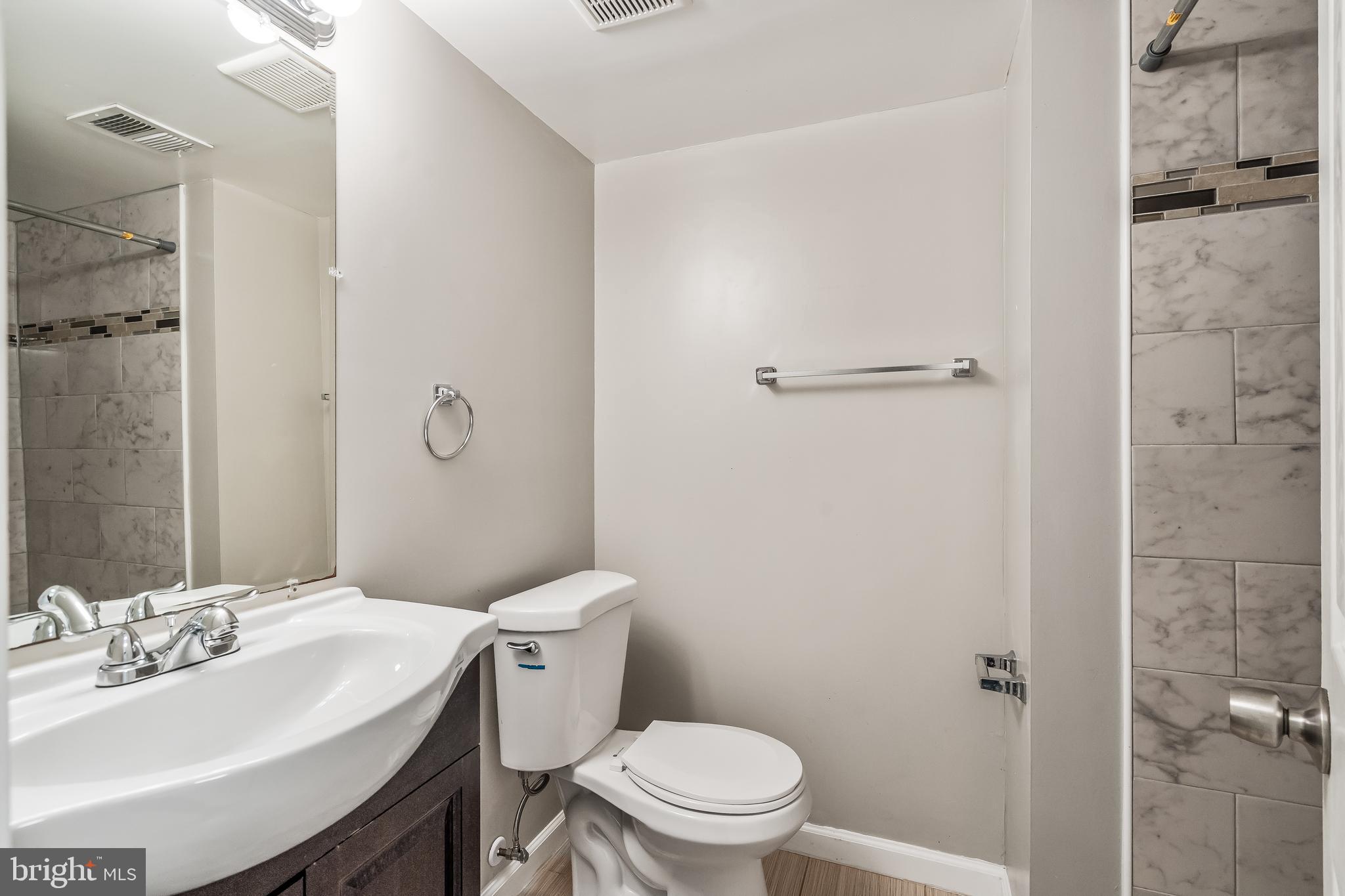 VILLAGE GATE - Residential