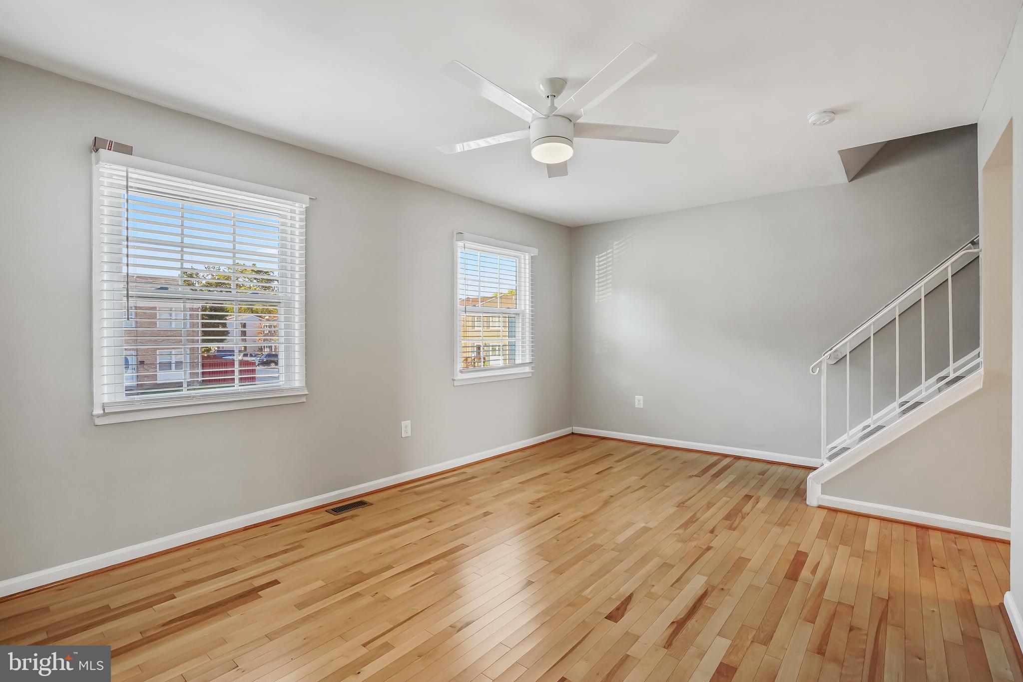 VILLAGE GATE - Residential