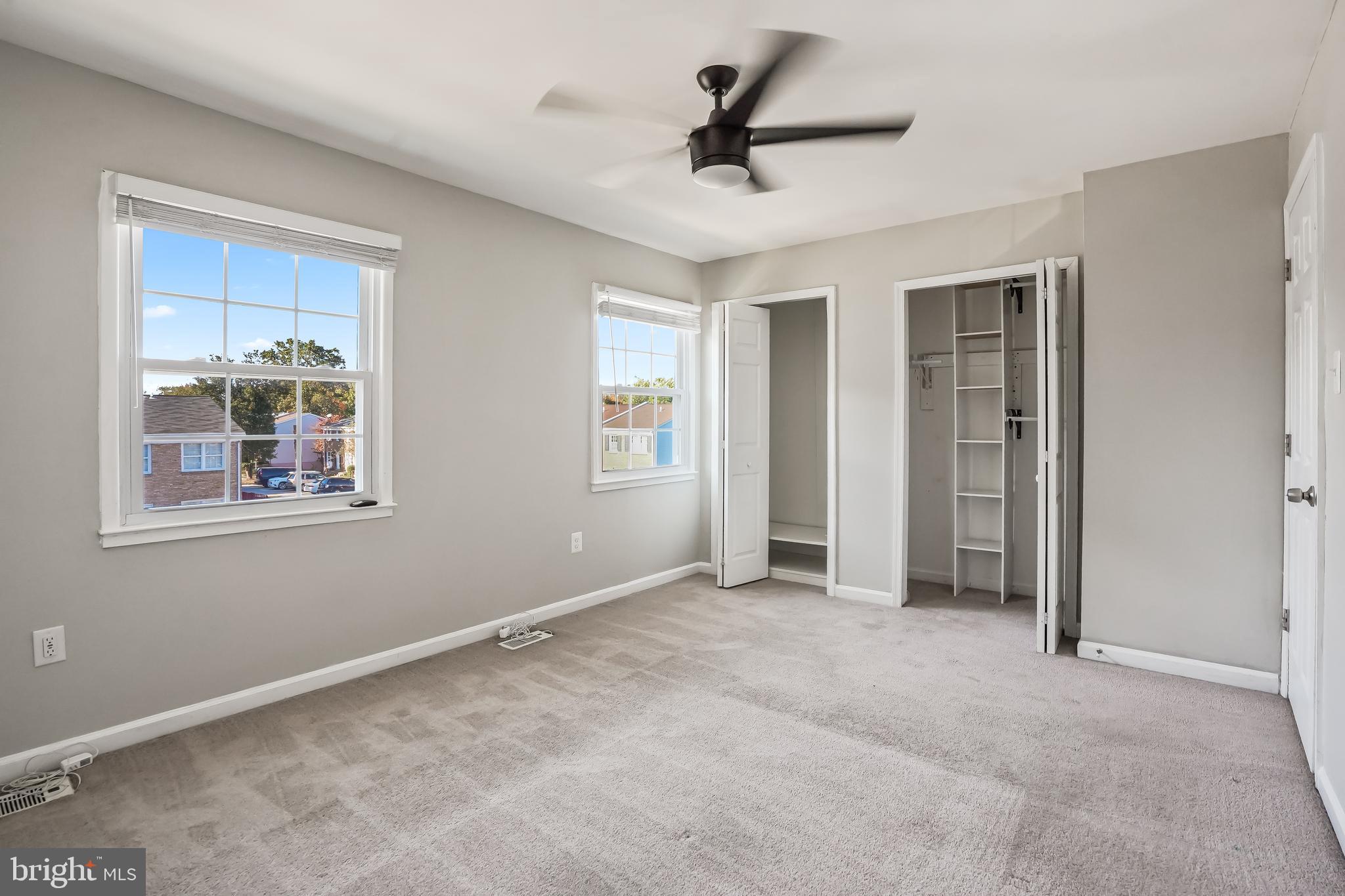 VILLAGE GATE - Residential