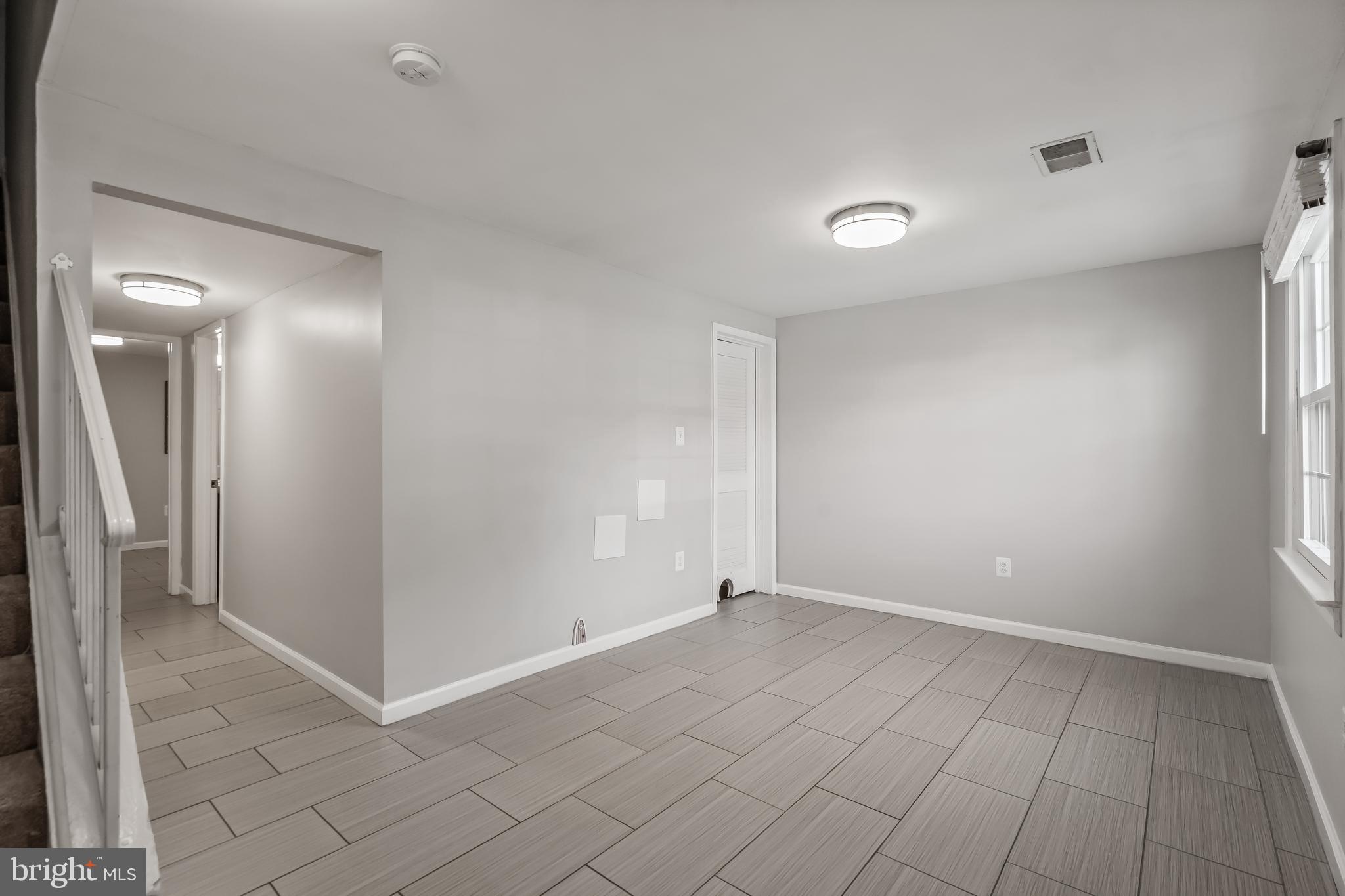 VILLAGE GATE - Residential