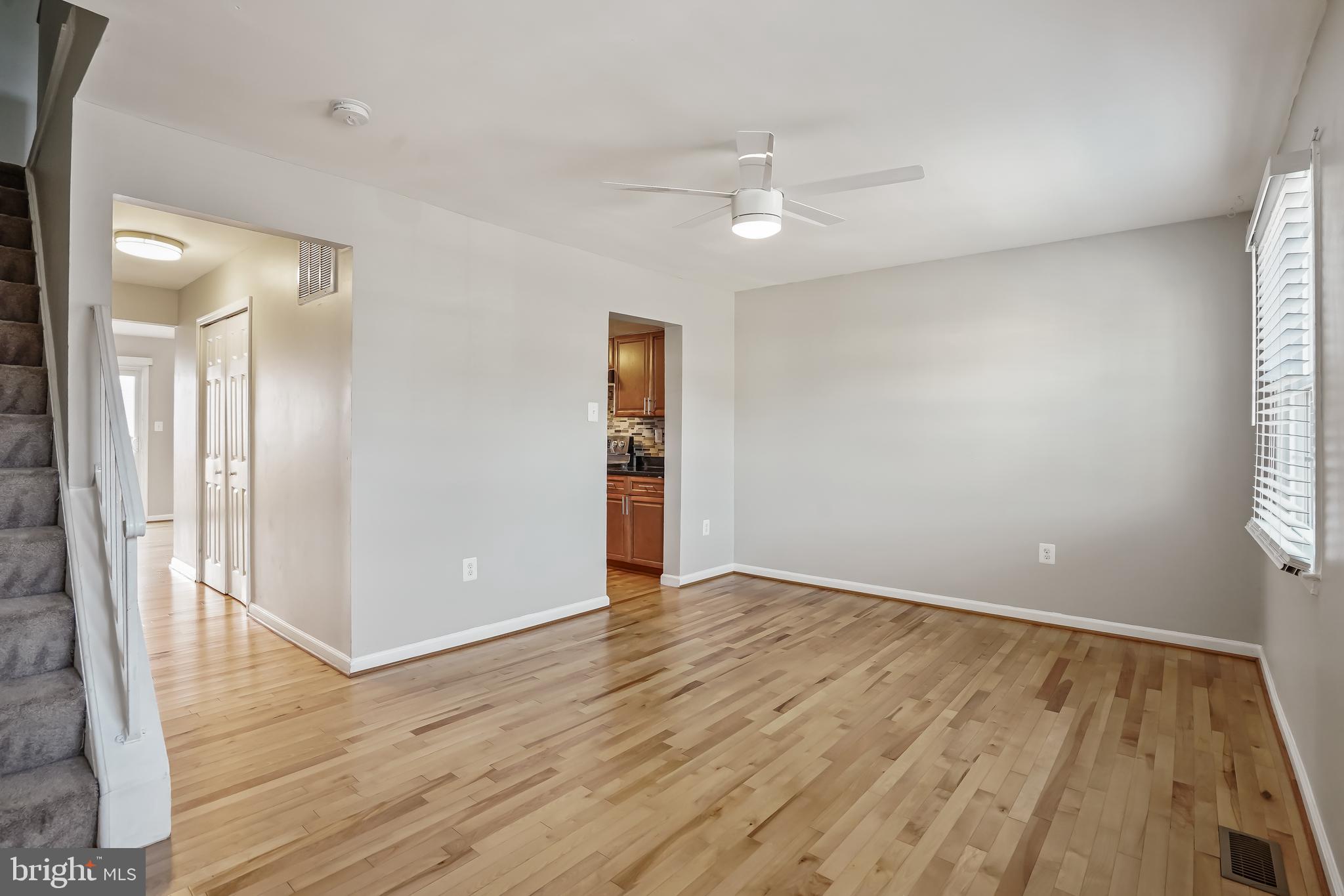 VILLAGE GATE - Residential