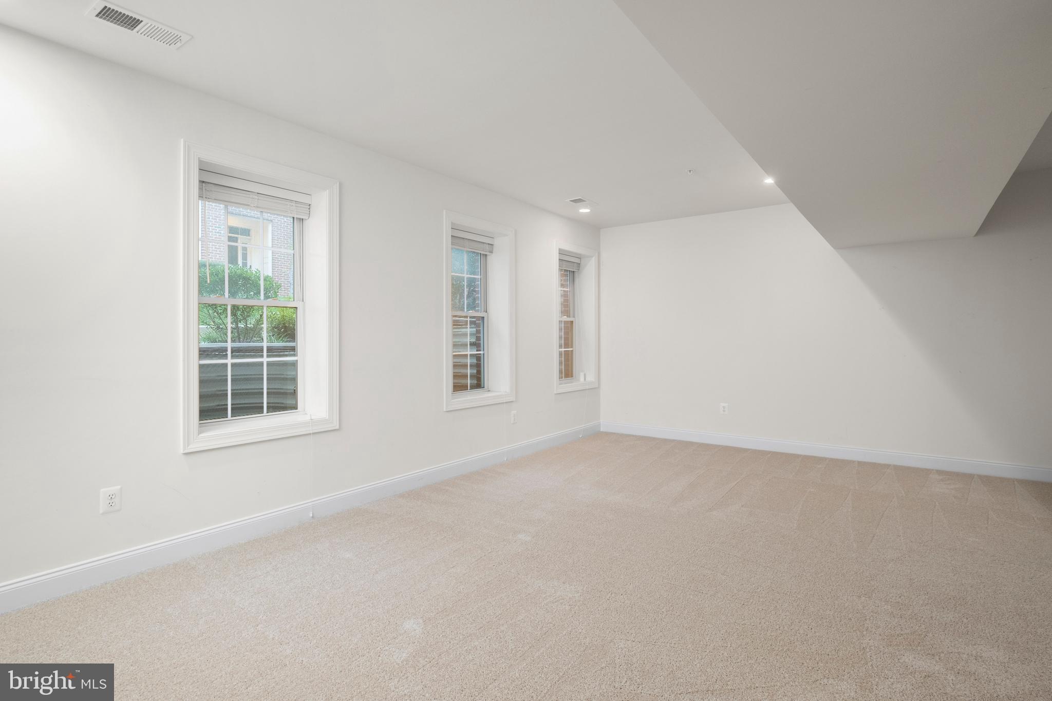 THE ENCLAVE AT ARUNDEL PRESERVE - Residential Lease