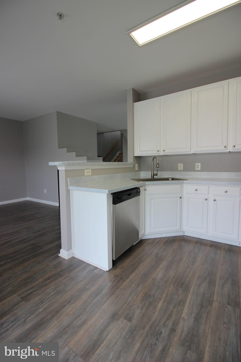 LAKELANDS - Residential Lease