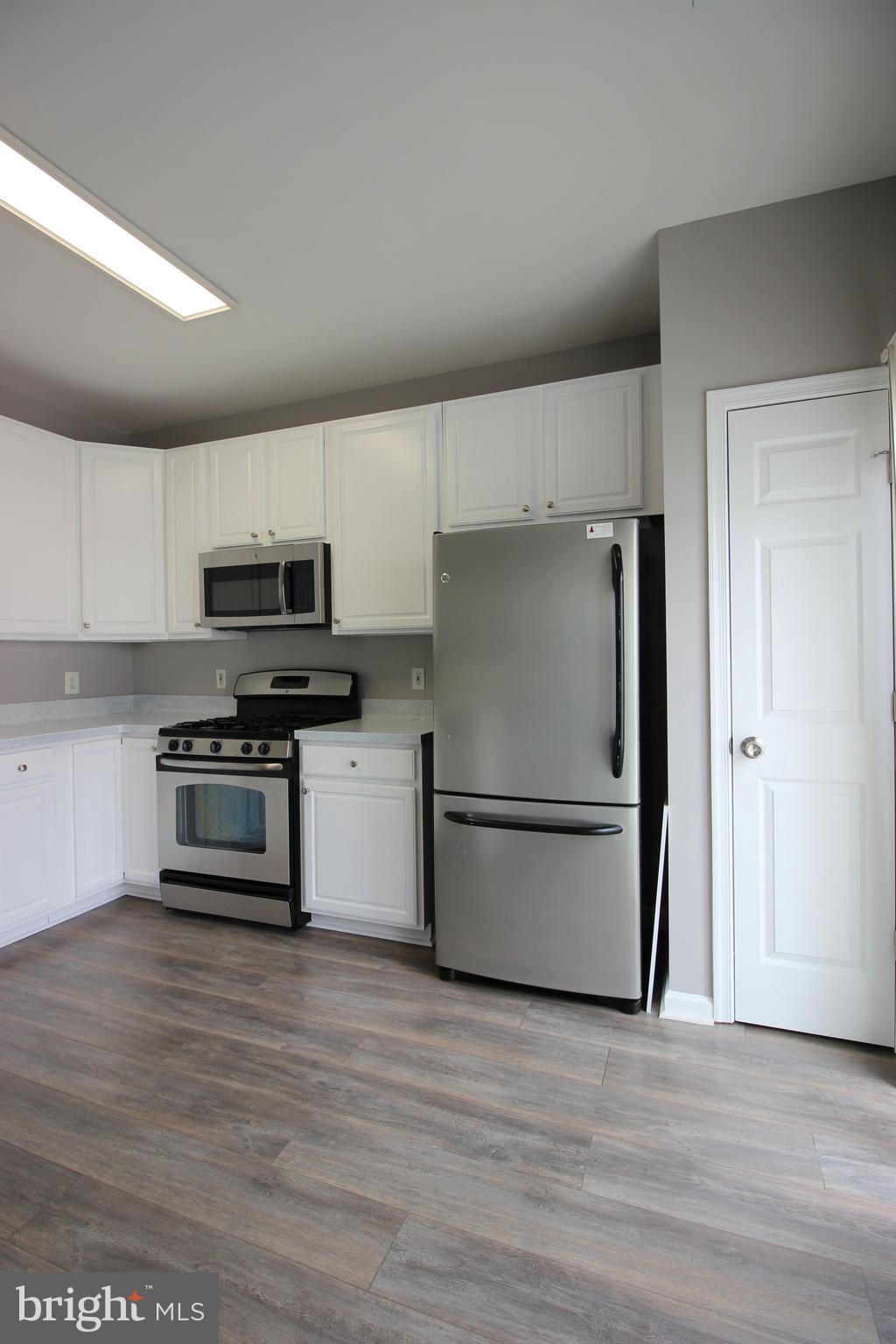 LAKELANDS - Residential Lease