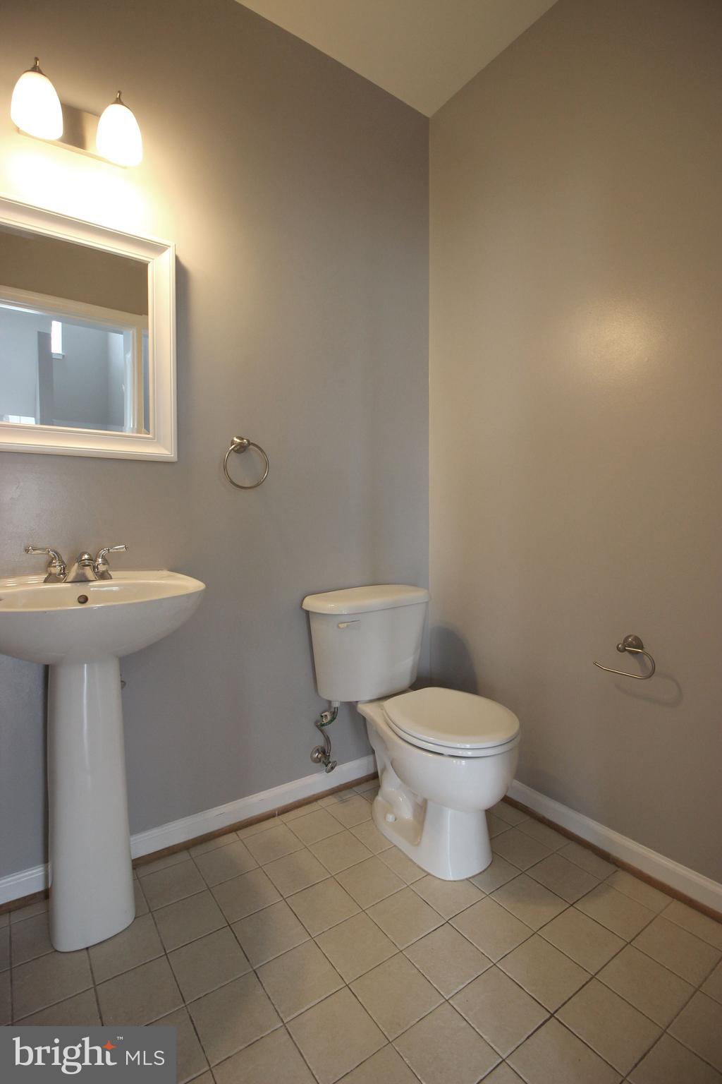 LAKELANDS - Residential Lease