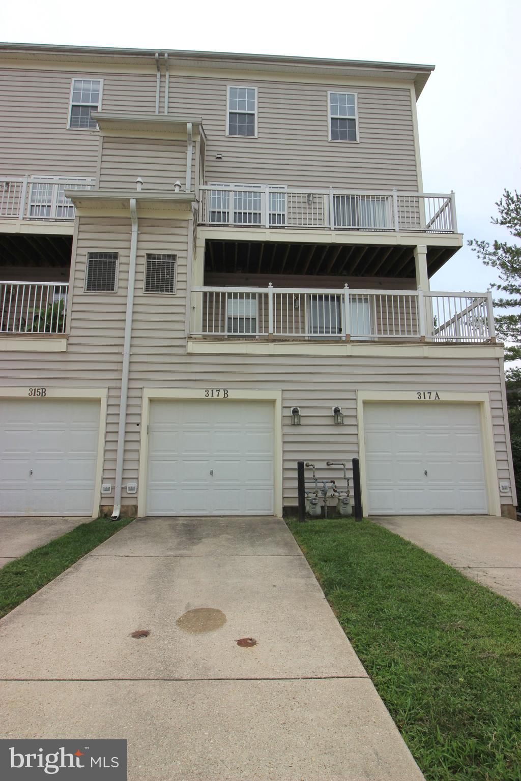 LAKELANDS - Residential Lease