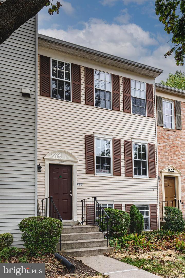 820 IVY LEAGUE LANE