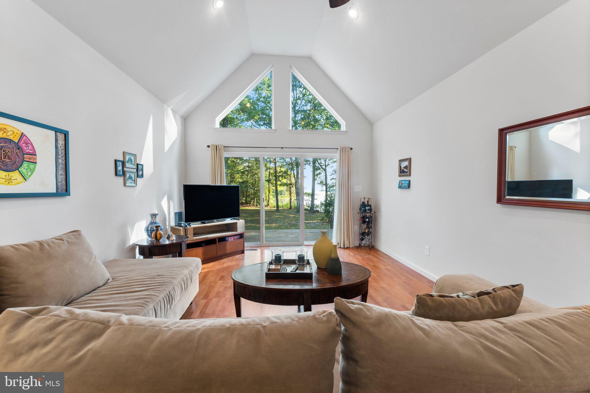 CABIN POINT - Residential