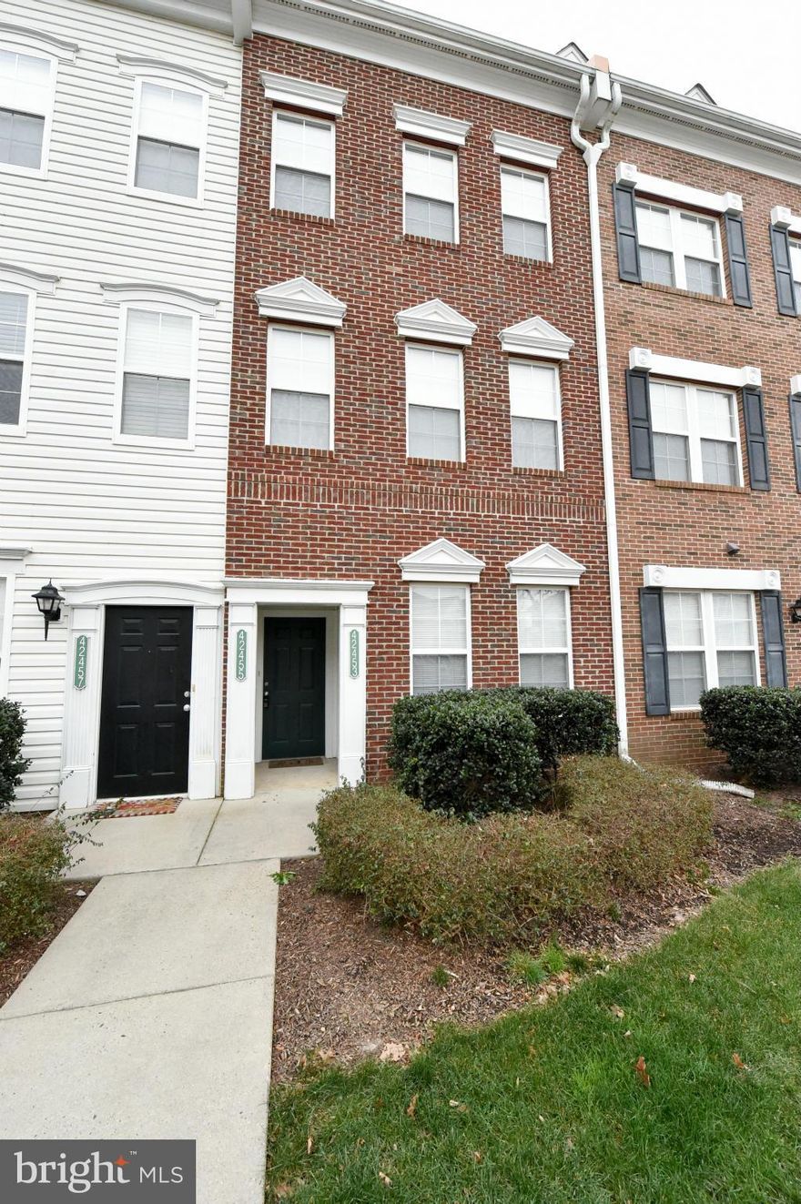 Full brick front beautiful 3 level townhouse-style condo in sought-after Summerfield at Brambleton! Wood floors in kitchen. Master Suite with 2 large walk-in closets! Terrific Balcony! 1-car Garage. HOA includes Fios premium internet and TV package. Community Amenities: pool, tot lot, dog park, and clubhouse w/business center & fit. All located with in walking distance of Brambleton town center.