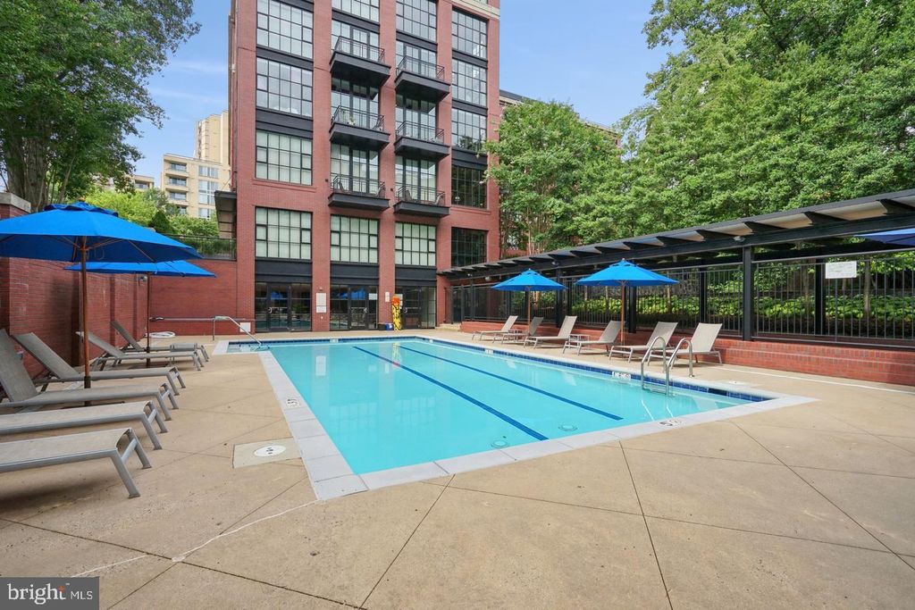 Photo of 1615 N Queen Street #M304, ARLINGTON, VA 22209 (MLS # VAAR2073328)