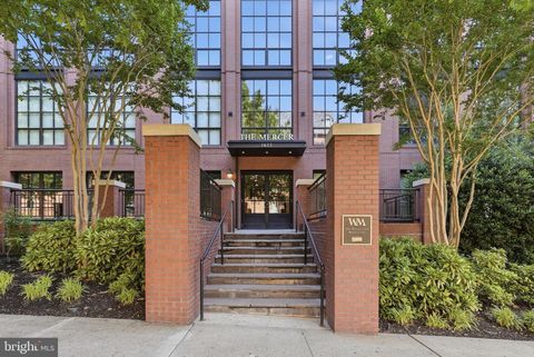 Photo of 1615 N Queen Street #M304, ARLINGTON, VA 22209 (MLS # VAAR2073328)
