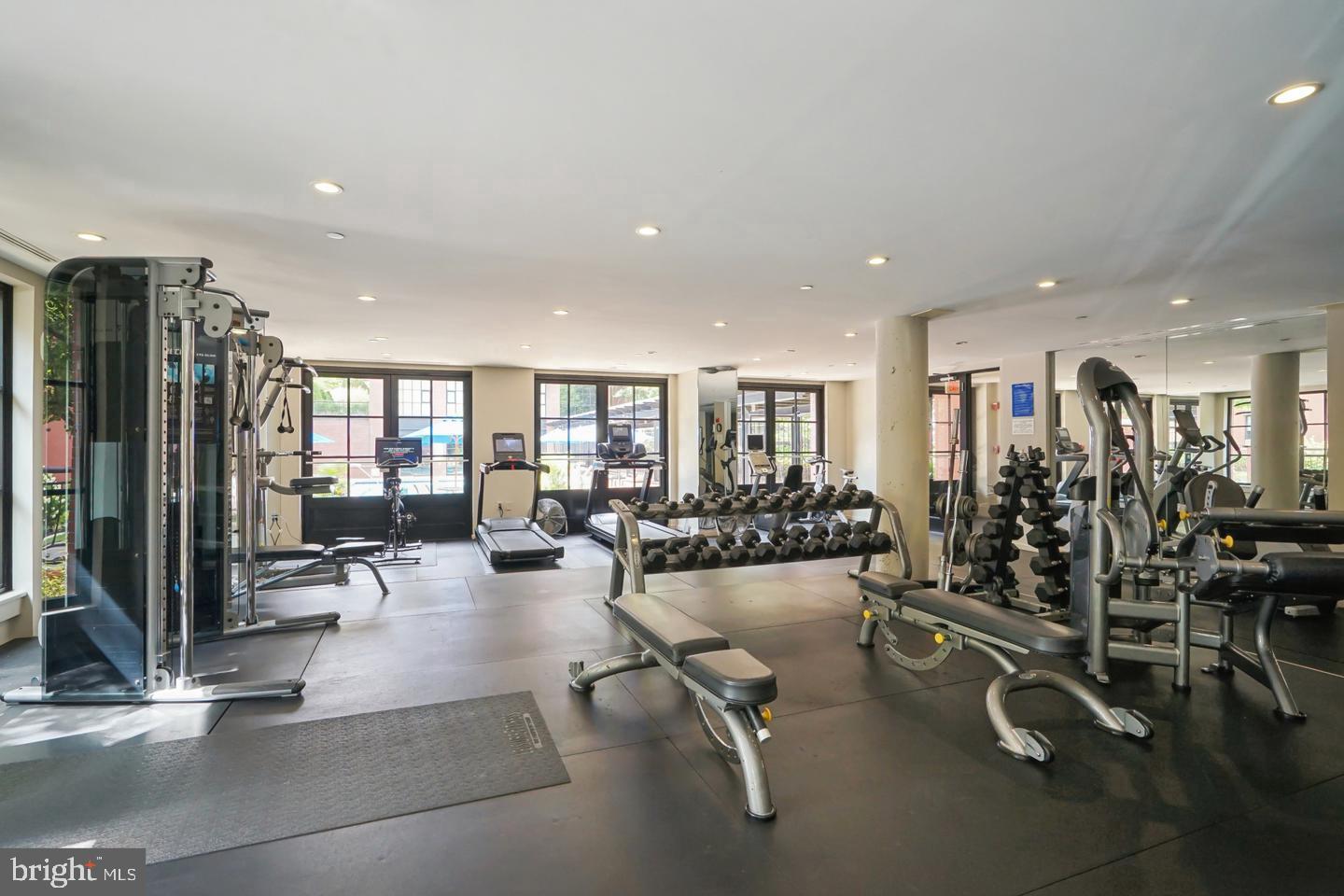 1615 N QUEEN STREET M304