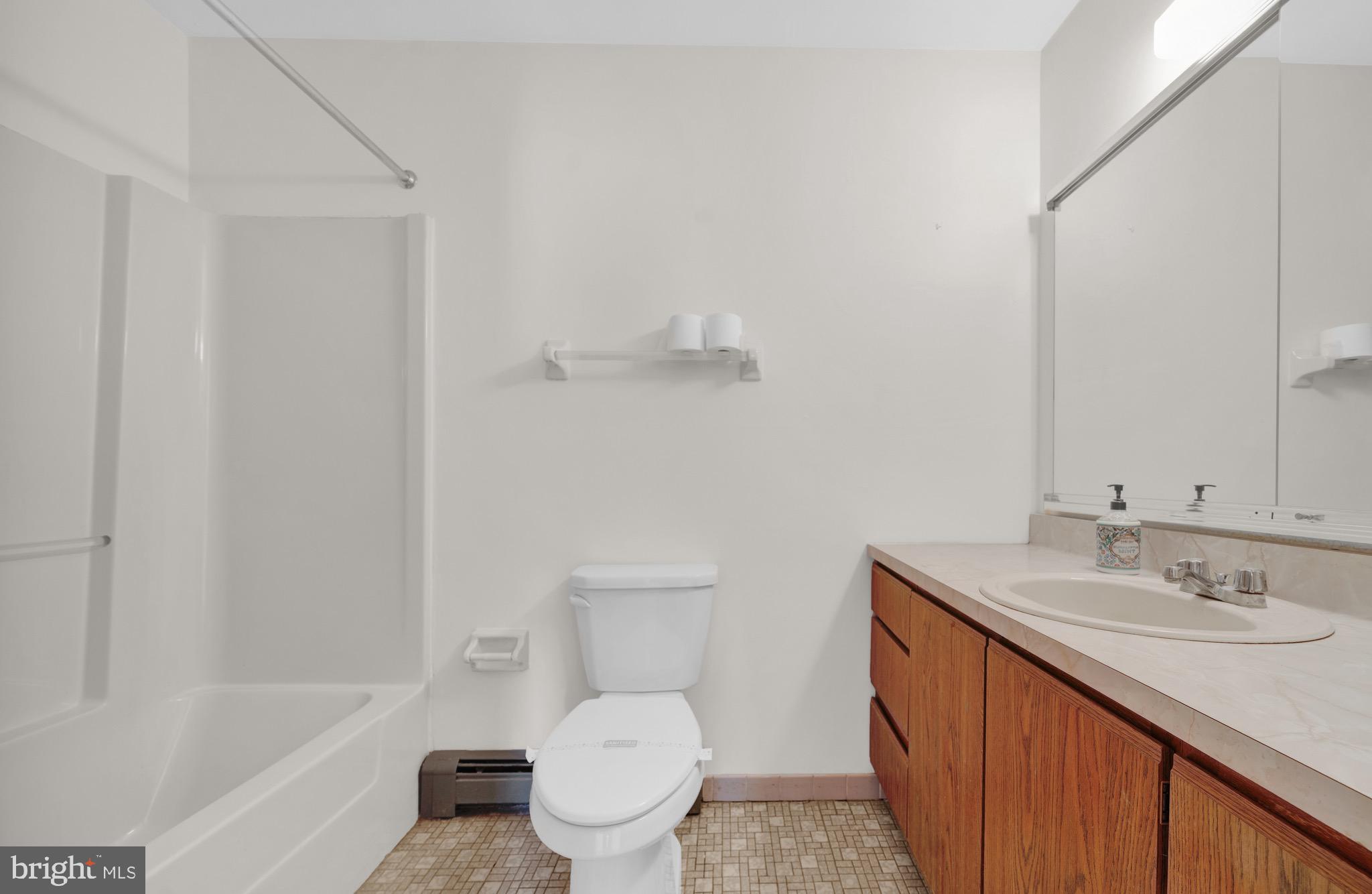 WARWICK MANOR - Residential