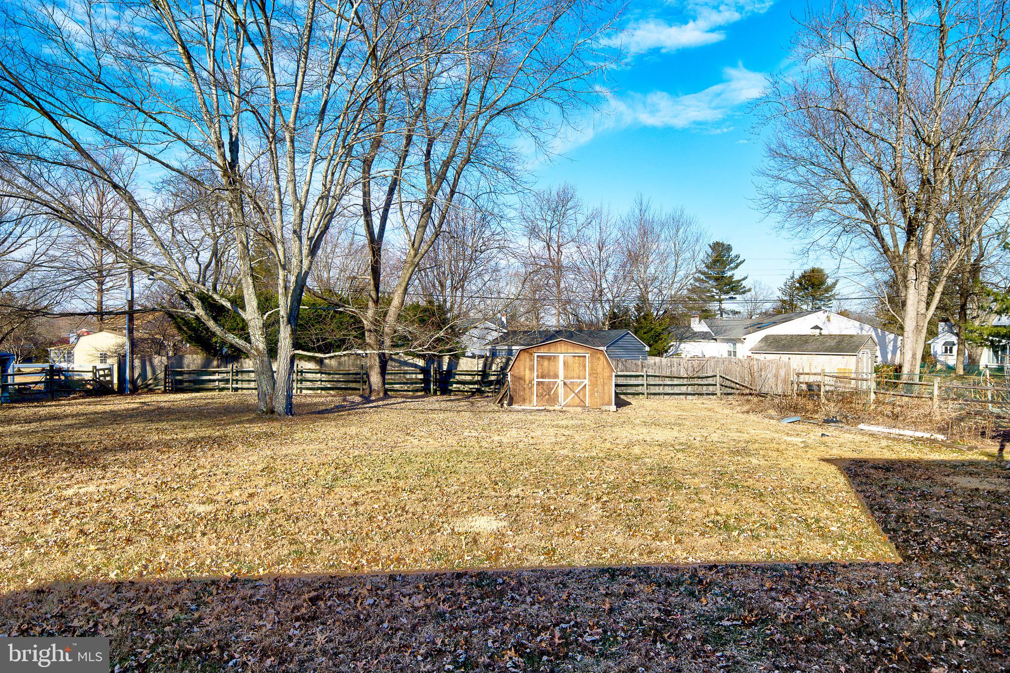 WARWICK MANOR - Residential