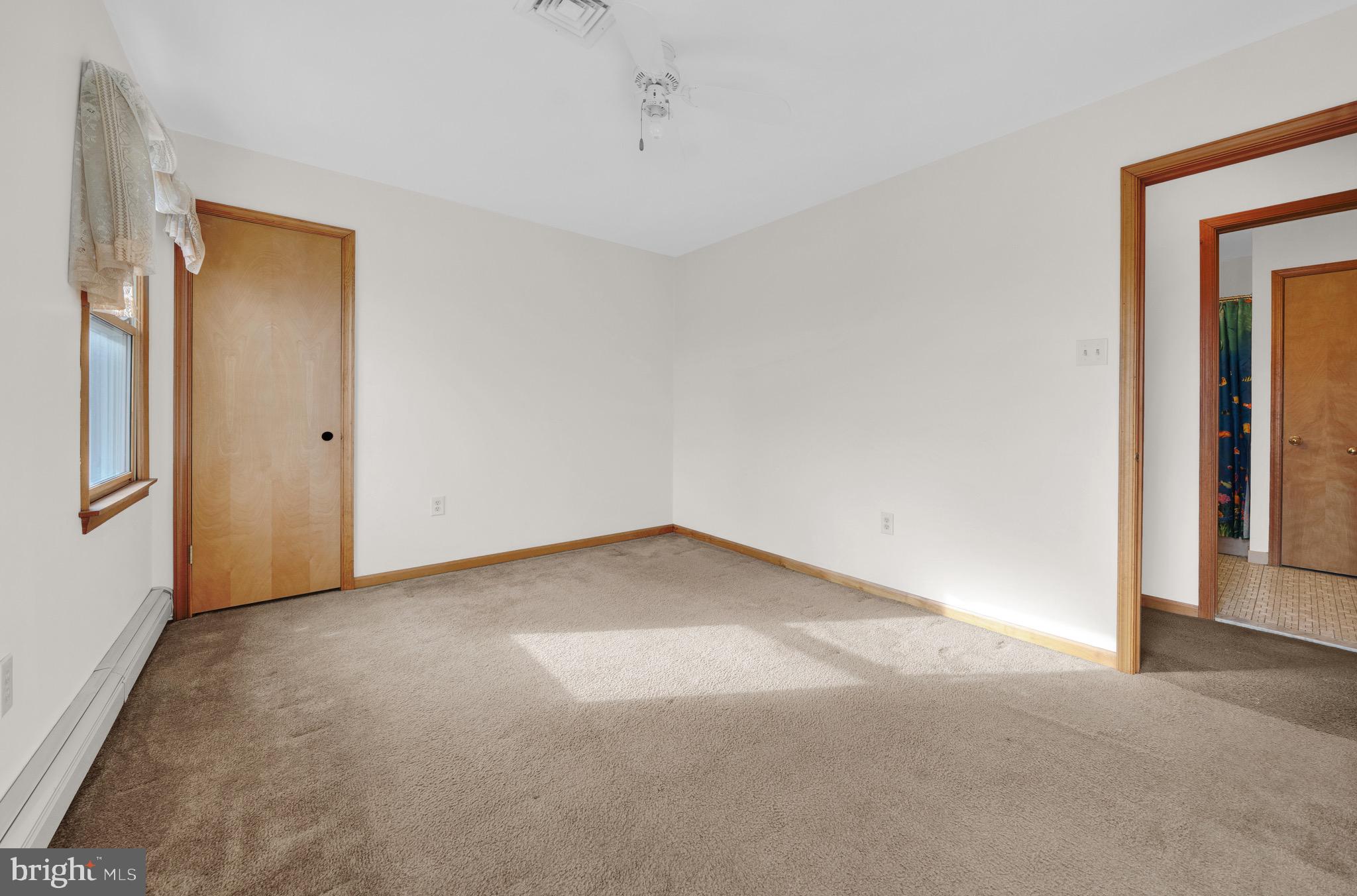 WARWICK MANOR - Residential