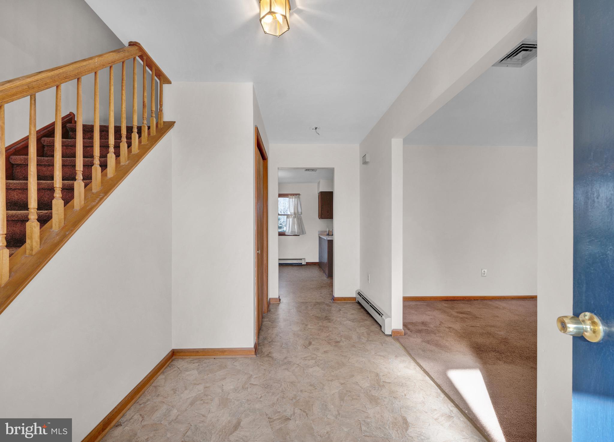 WARWICK MANOR - Residential