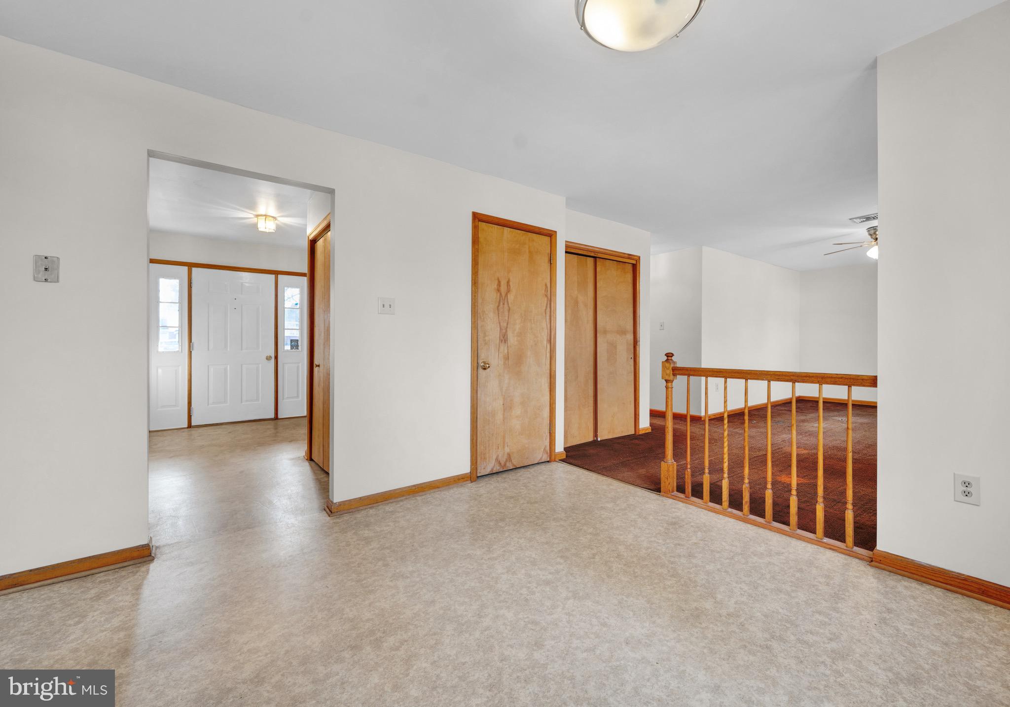 WARWICK MANOR - Residential