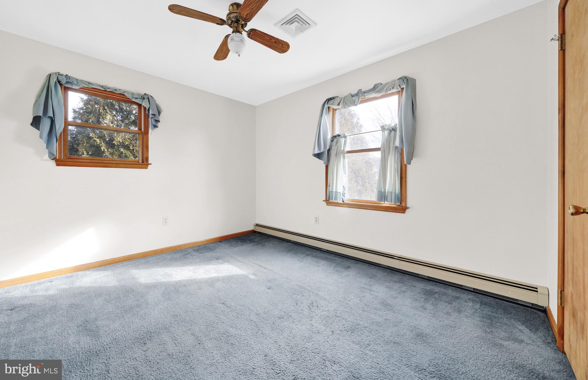 WARWICK MANOR - Residential