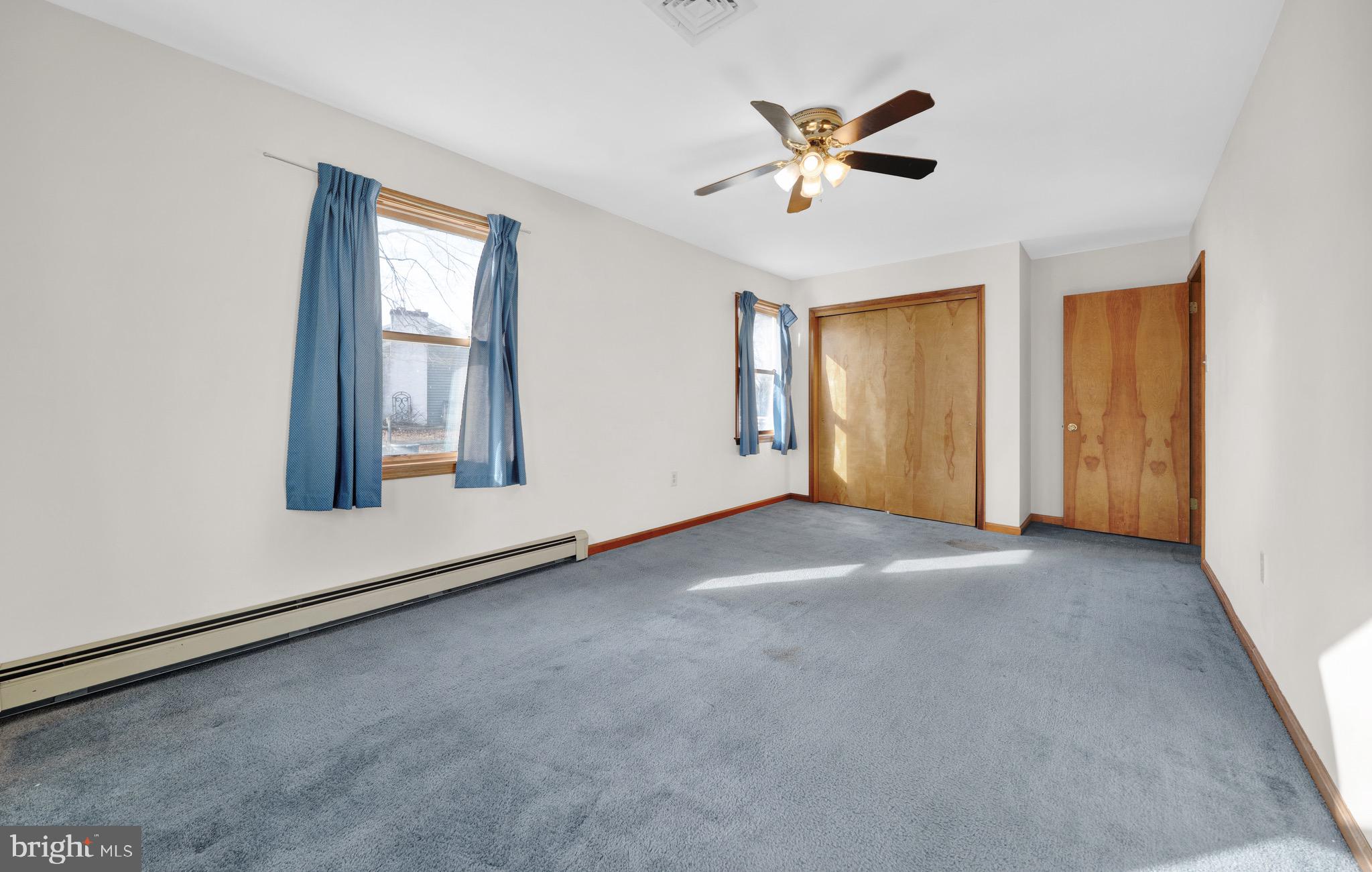 WARWICK MANOR - Residential