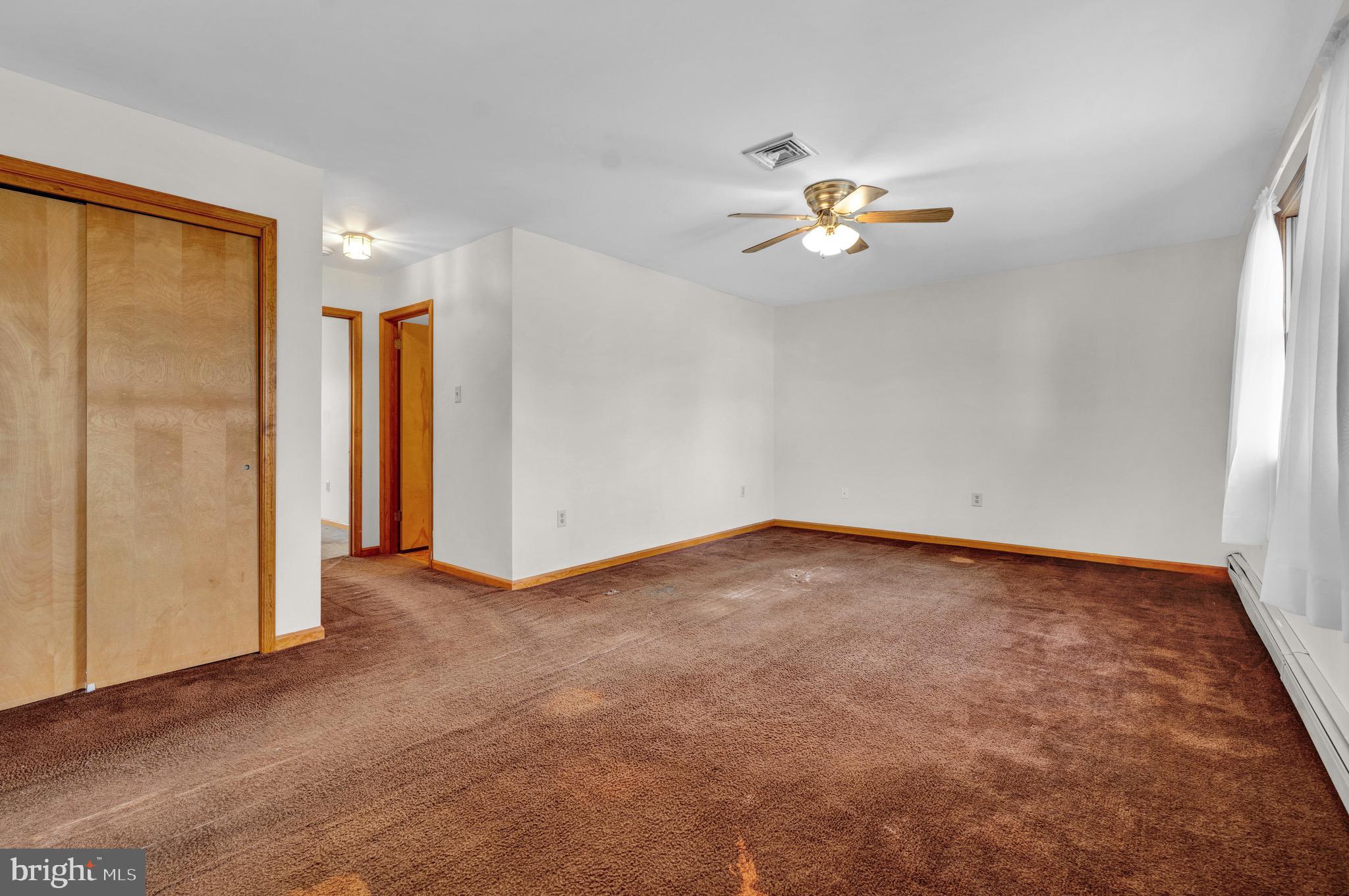 WARWICK MANOR - Residential